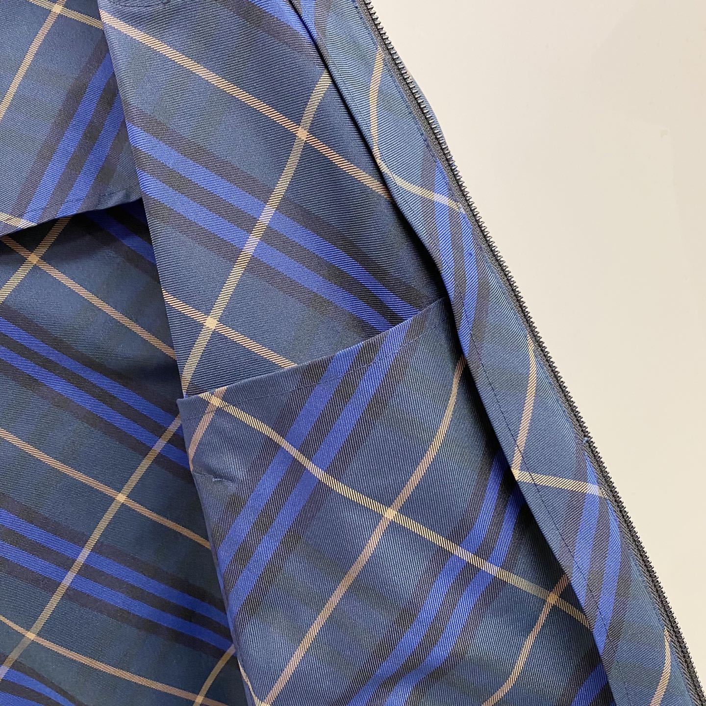 Burberry 巴宝莉 2026春季新款连帽夹克外套，全高端版本！高定专柜面料辅料，透气舒适度高，细节