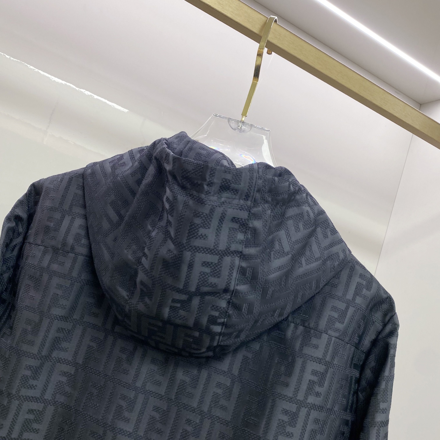 Fendi 芬迪 2026ss春季新款连帽夹克外套全高端版本！高定专柜面料辅料，透气舒适度高，细节无可挑