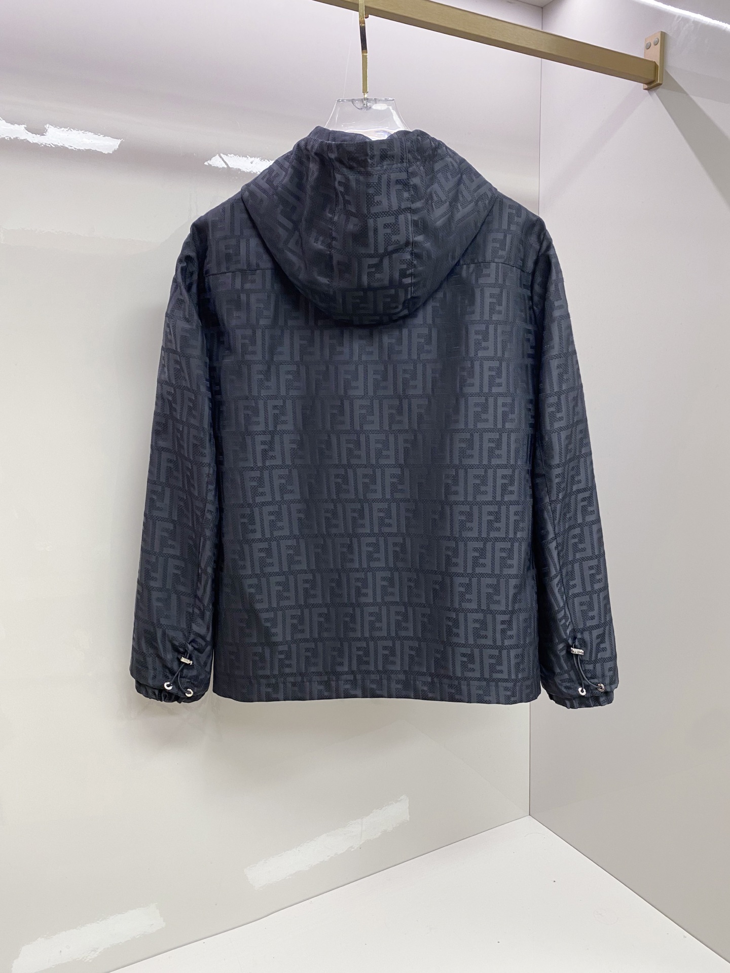 Fendi 芬迪 2026ss春季新款连帽夹克外套全高端版本！高定专柜面料辅料，透气舒适度高，细节无可挑