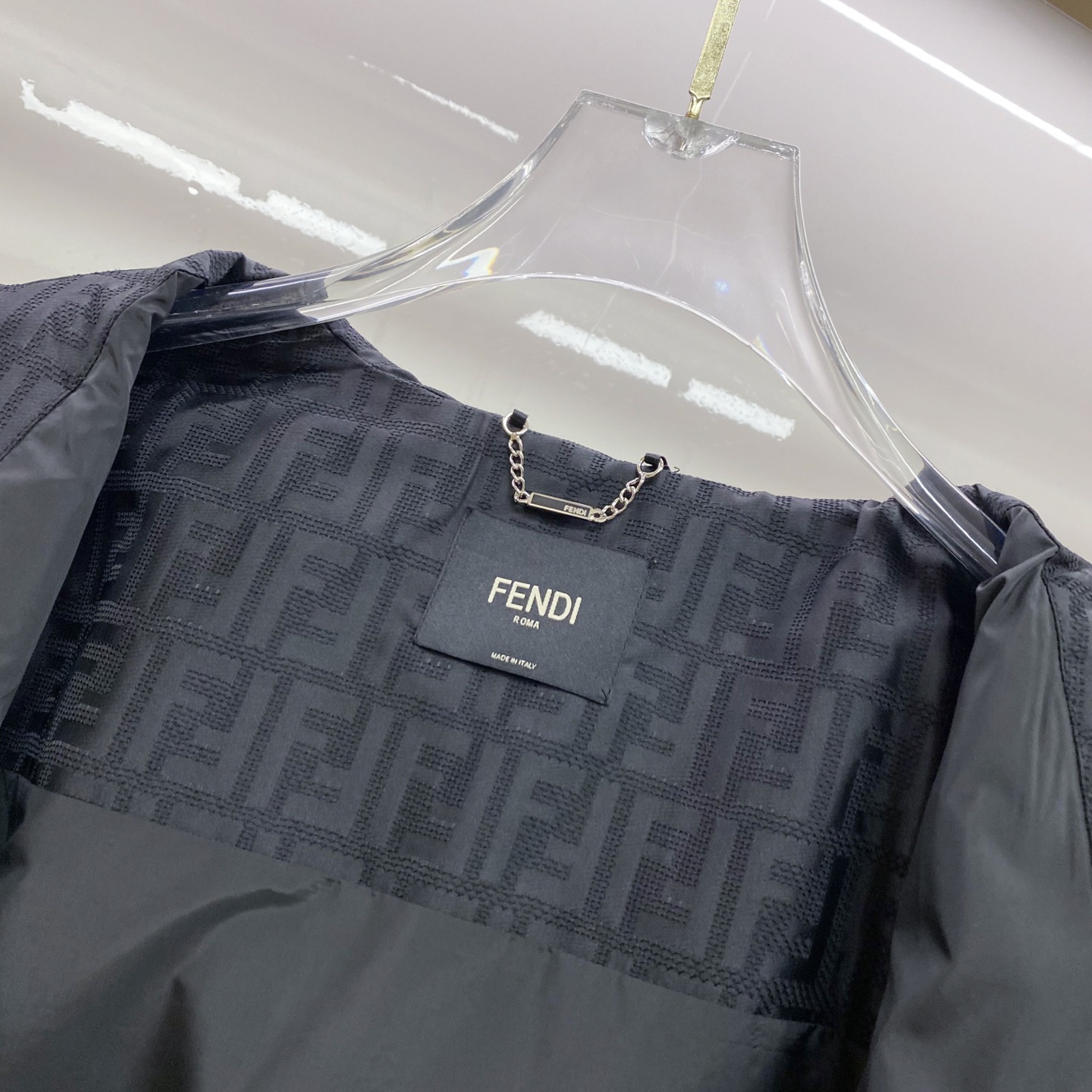 Fendi 芬迪 2026ss春季新款连帽夹克外套全高端版本！高定专柜面料辅料，透气舒适度高，细节无可挑