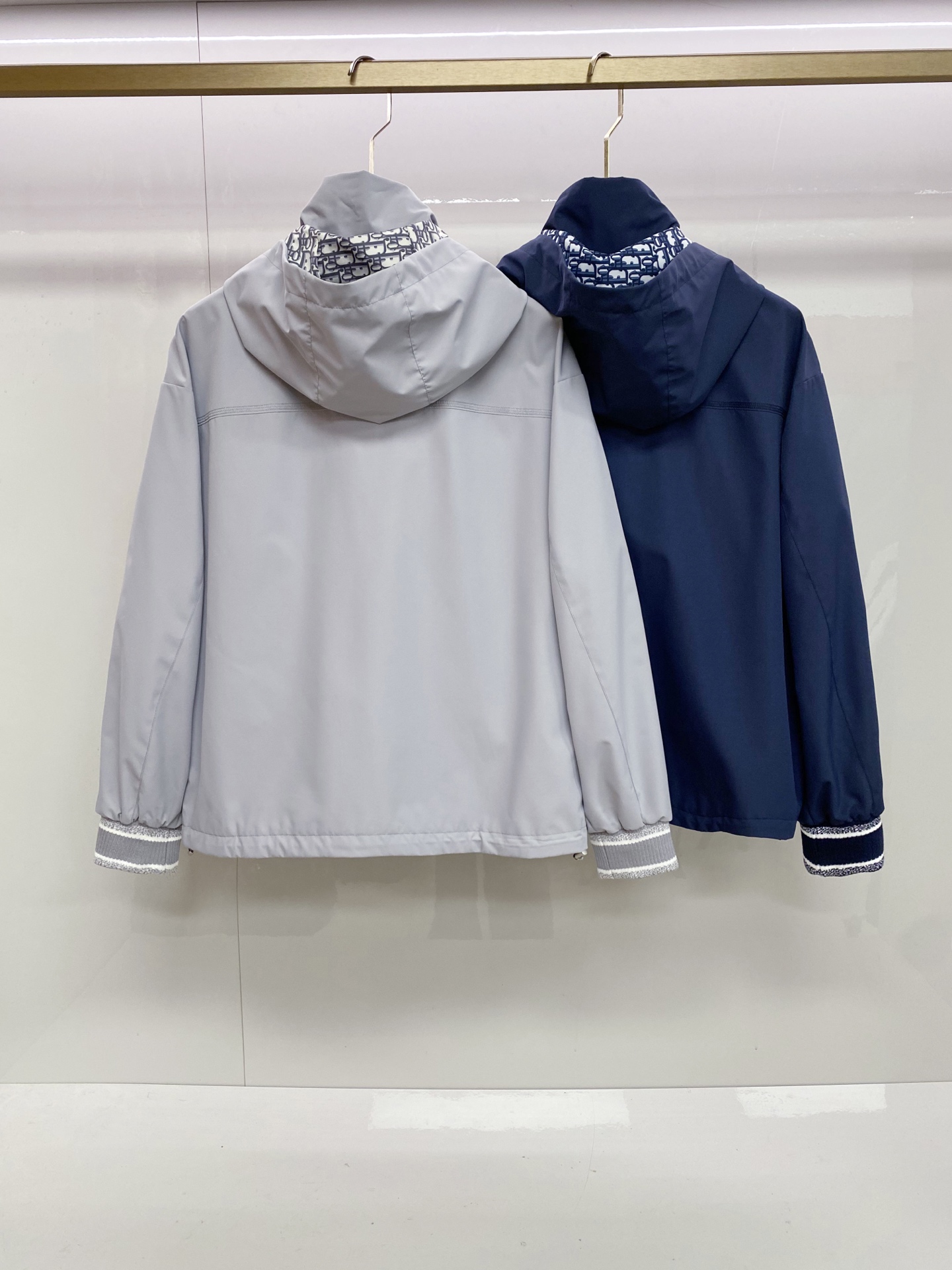 Dior 迪奥 2026ss春季新款连帽夹克外套全高端版本！高定专柜面料辅料，透气舒适度高，细节无可挑剔