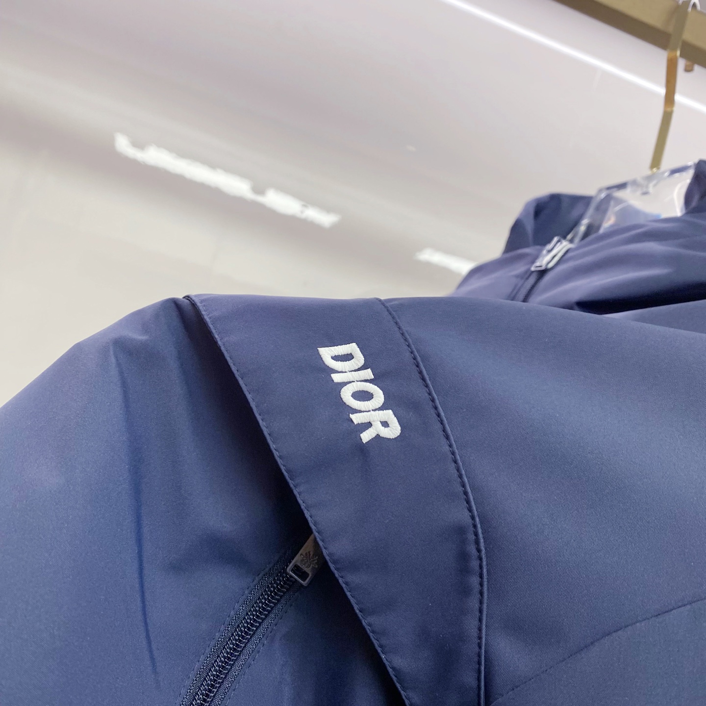 Dior 迪奥 2026ss春季新款连帽夹克外套全高端版本！高定专柜面料辅料，透气舒适度高，细节无可挑剔
