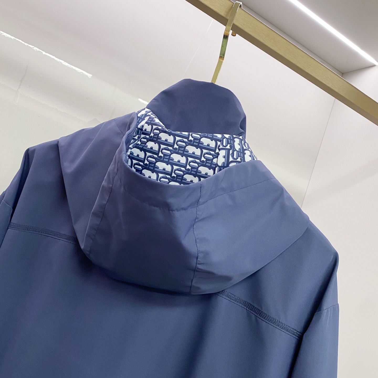 Dior 迪奥 2026ss春季新款连帽夹克外套全高端版本！高定专柜面料辅料，透气舒适度高，细节无可挑剔