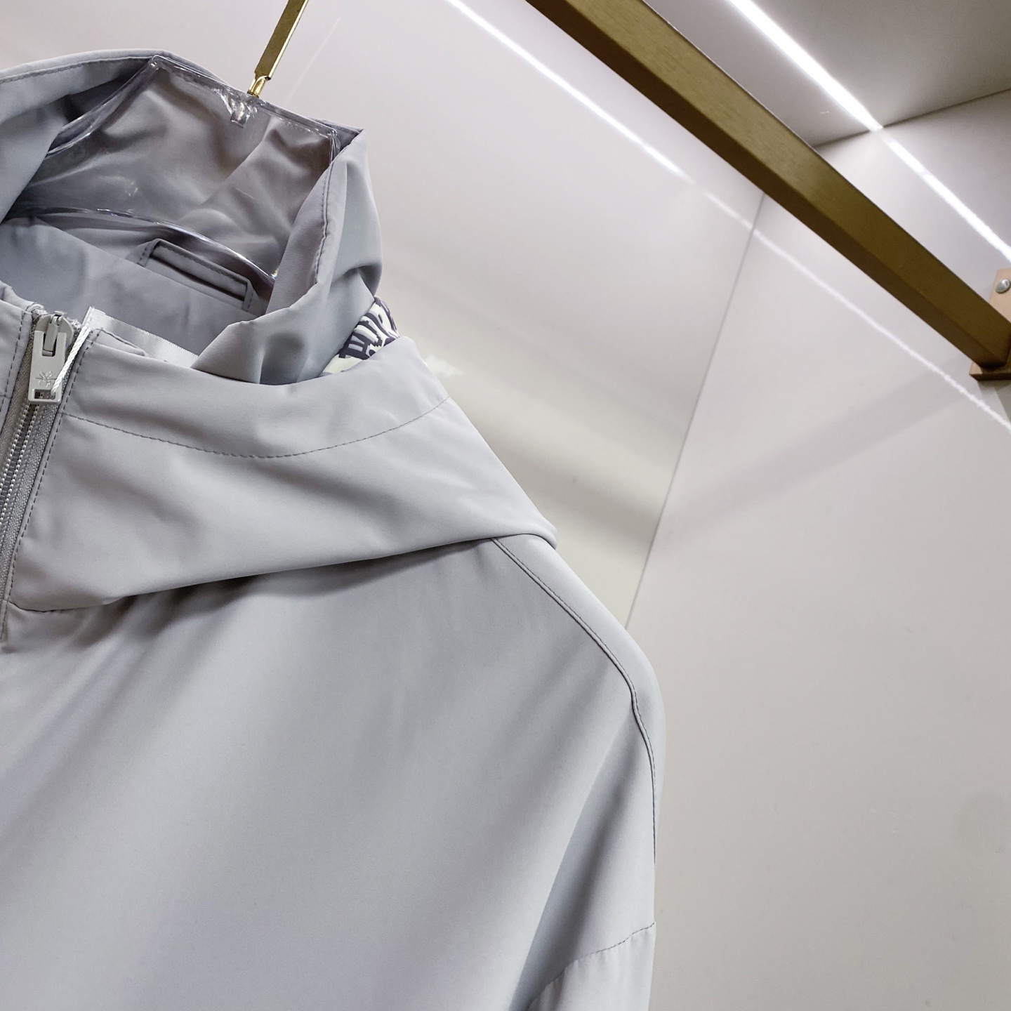 Dior 迪奥 2026ss春季新款连帽夹克外套全高端版本！高定专柜面料辅料，透气舒适度高，细节无可挑剔