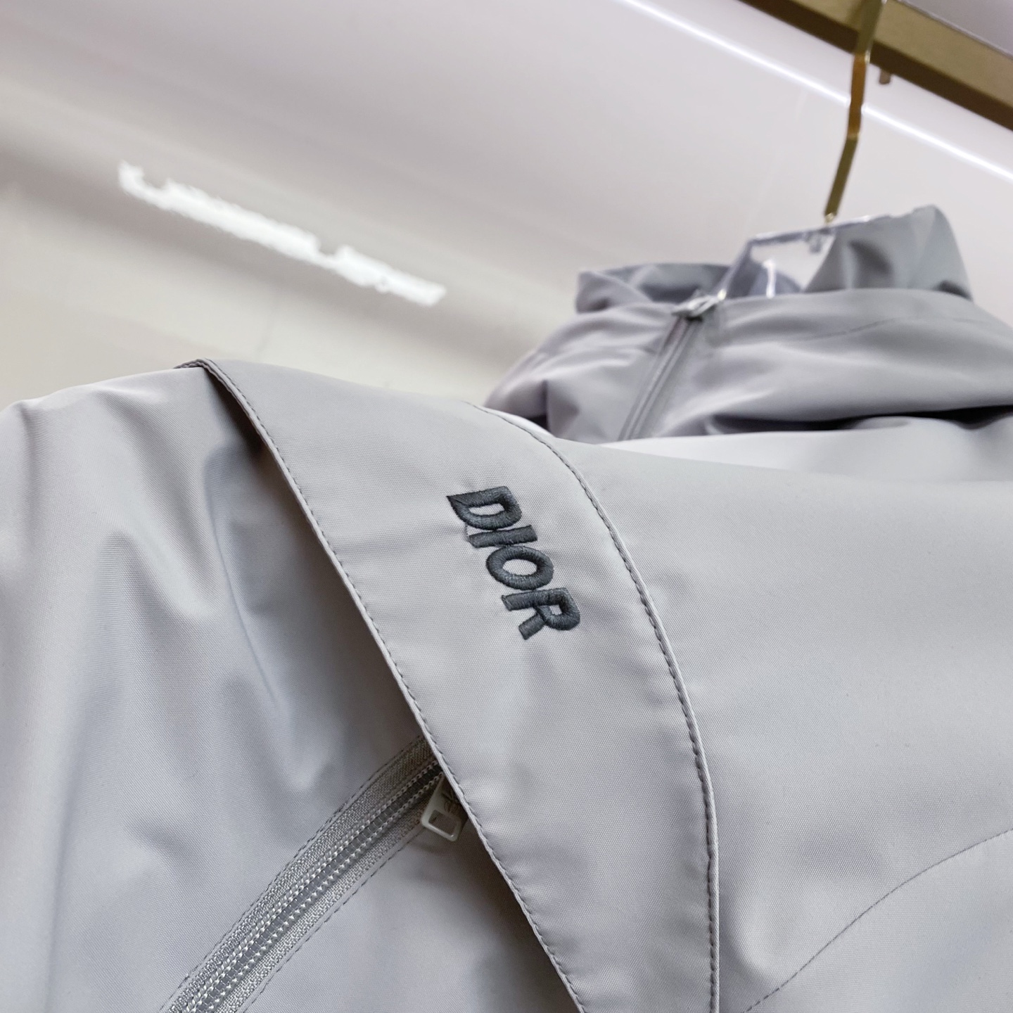 Dior 迪奥 2026ss春季新款连帽夹克外套全高端版本！高定专柜面料辅料，透气舒适度高，细节无可挑剔