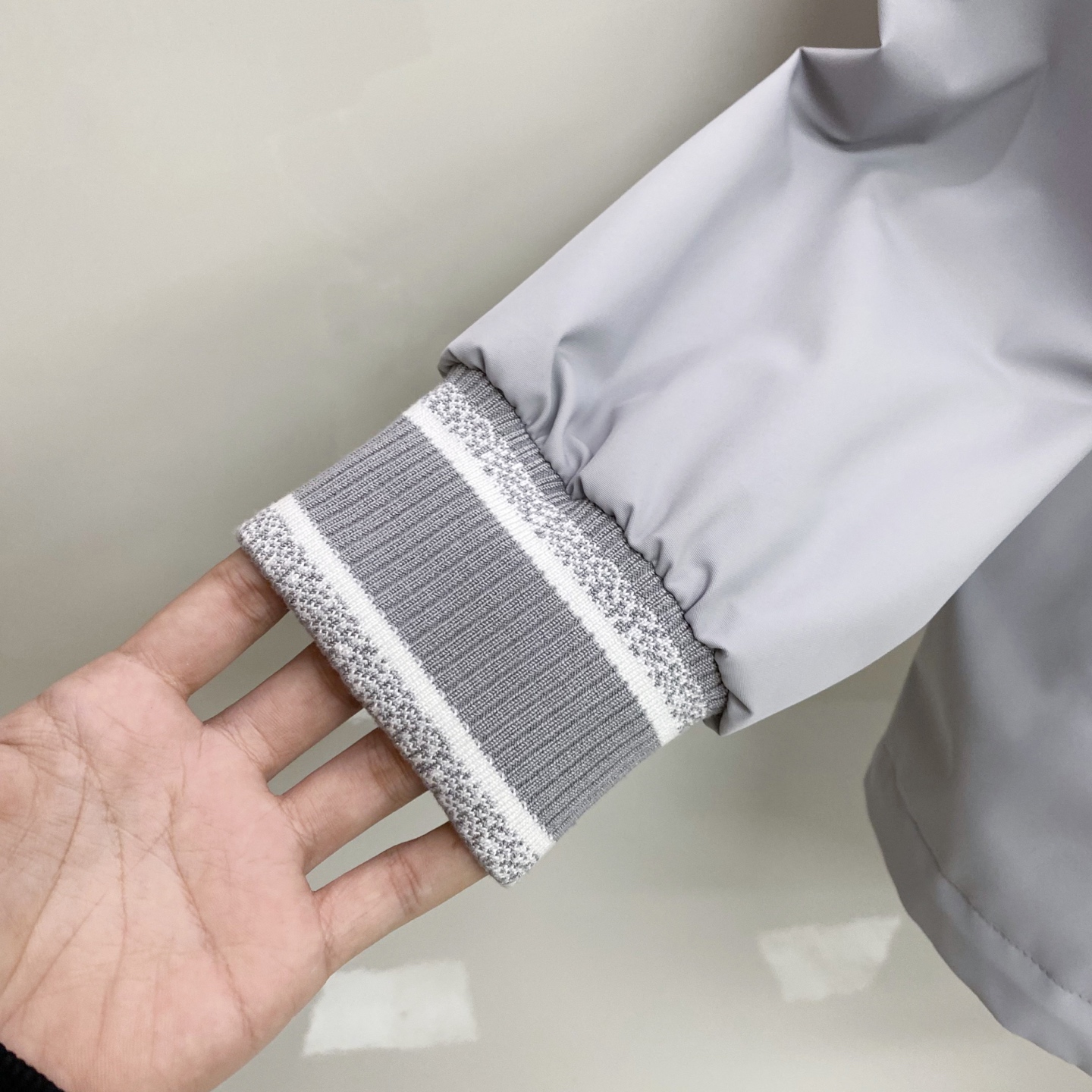 Dior 迪奥 2026ss春季新款连帽夹克外套全高端版本！高定专柜面料辅料，透气舒适度高，细节无可挑剔