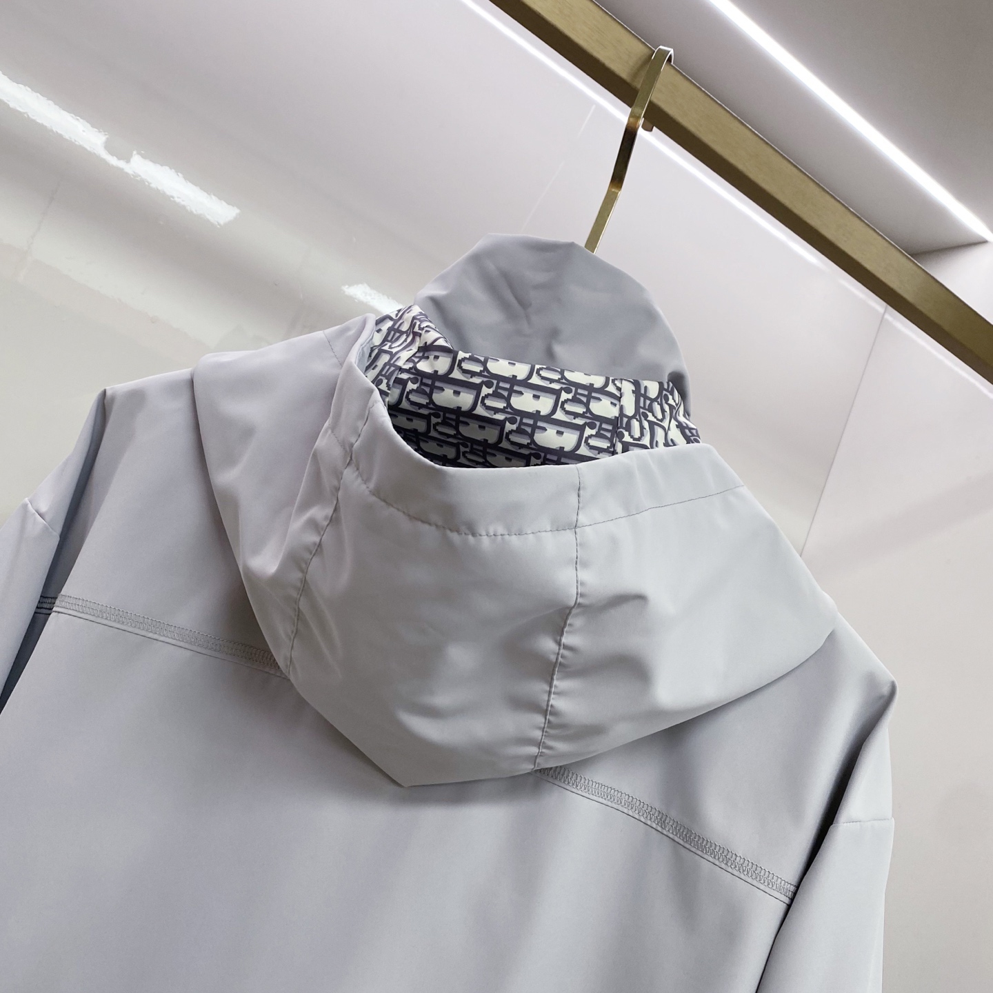 Dior 迪奥 2026ss春季新款连帽夹克外套全高端版本！高定专柜面料辅料，透气舒适度高，细节无可挑剔