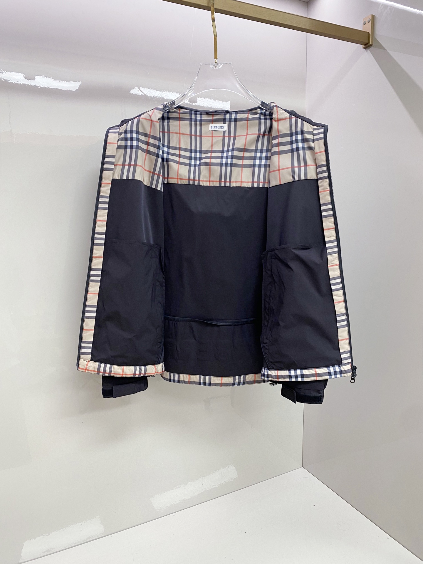 Burberry 巴宝莉 2026ss春季新款连帽夹克外套全高端版本！高定专柜面料辅料，透气舒适度高，细