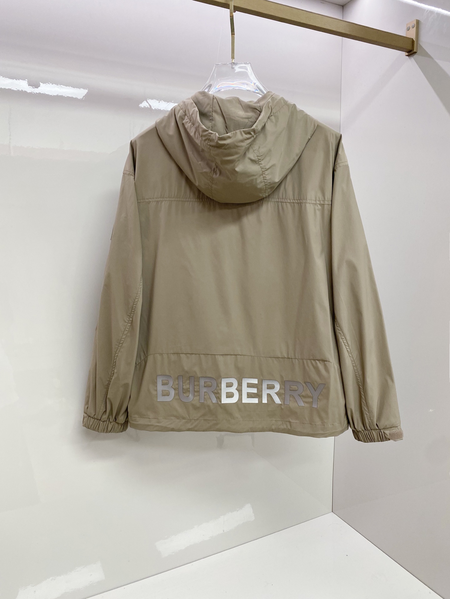 Burberry 巴宝莉 2026ss春季新款连帽夹克外套全高端版本！高定专柜面料辅料，透气舒适度高，细