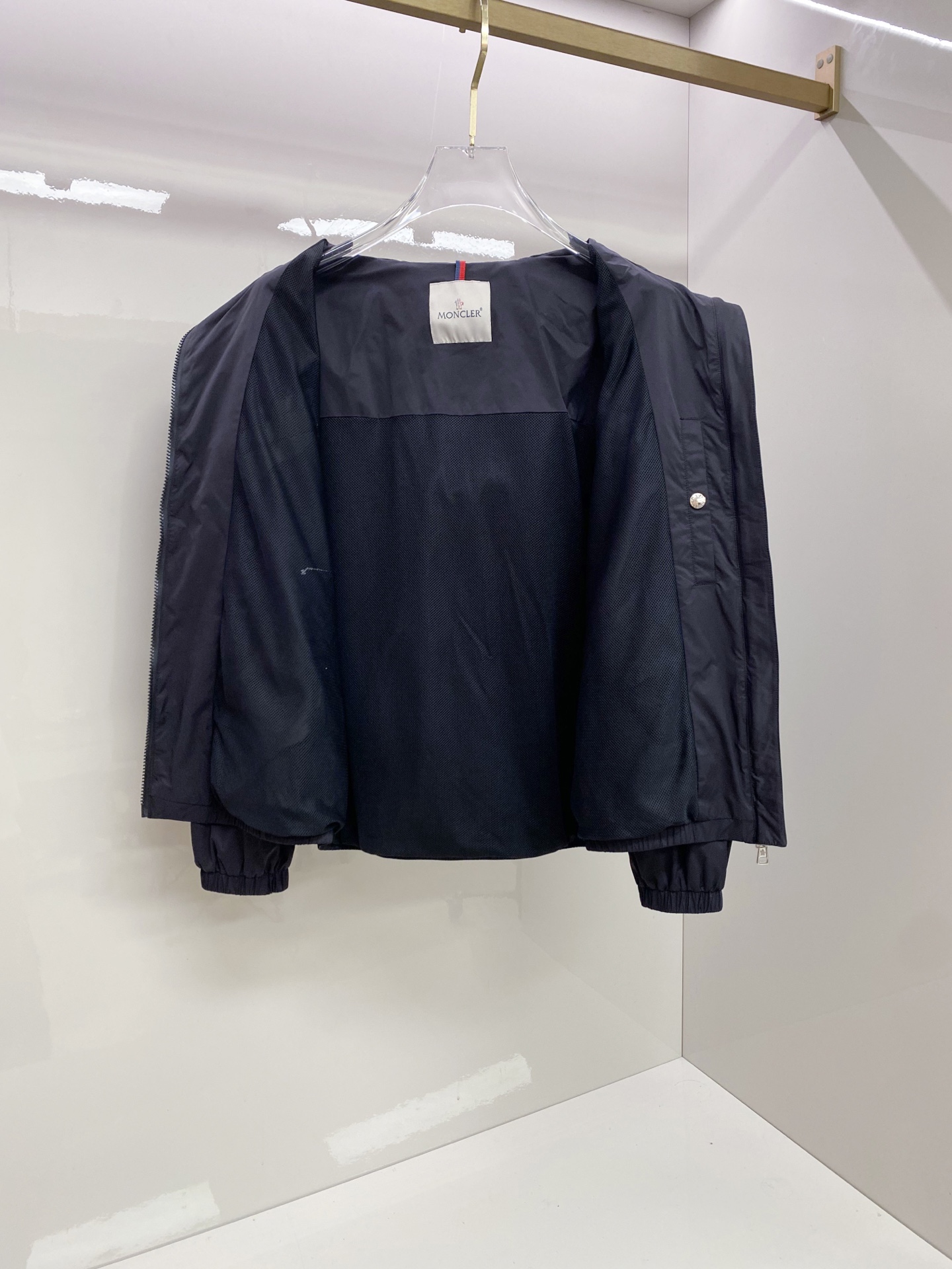 Moncler 蒙口 2026ss春季新款连帽夹克外套全高端版本！高定专柜面料辅料，透气舒适度高，细节无