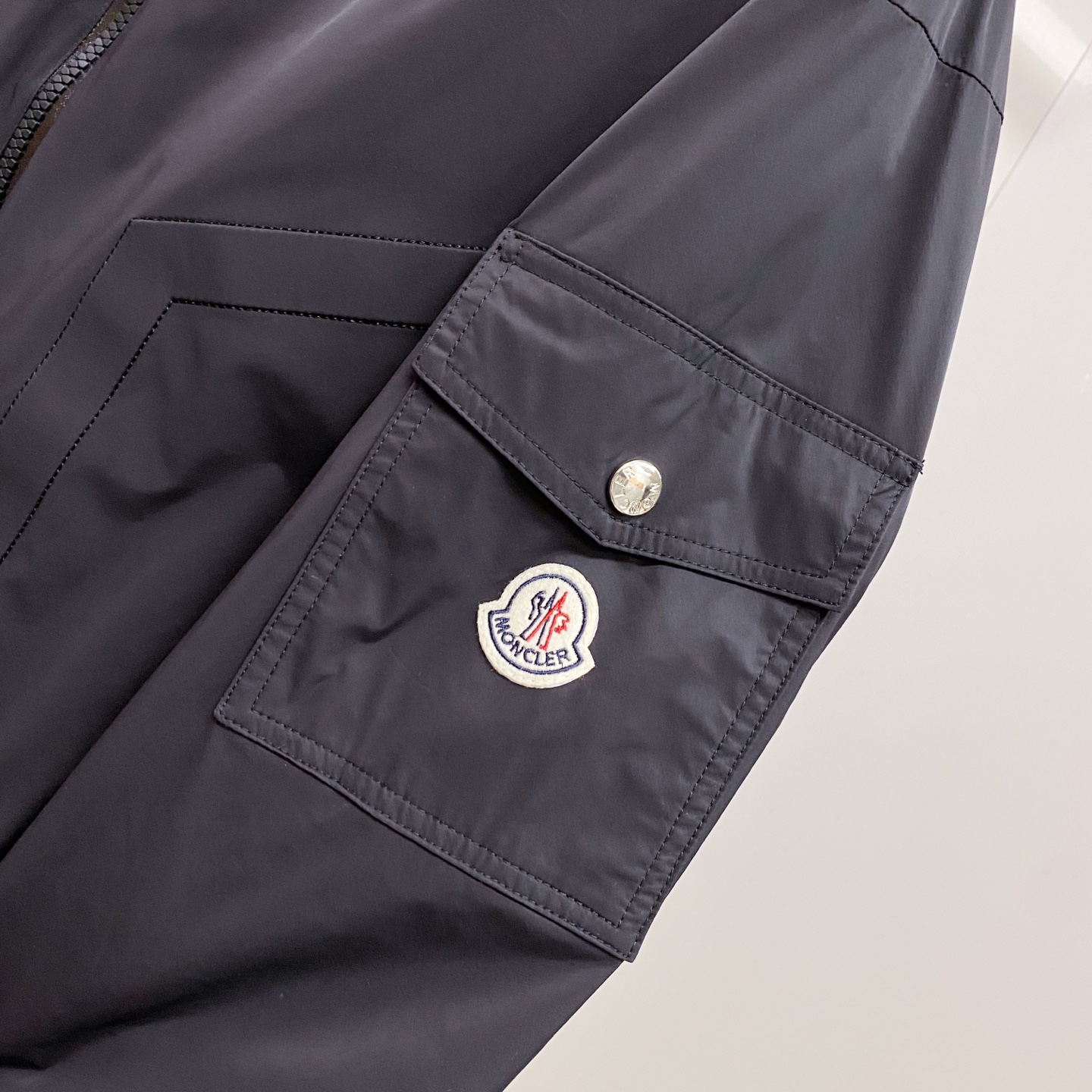 Moncler 蒙口 2026ss春季新款连帽夹克外套全高端版本！高定专柜面料辅料，透气舒适度高，细节无