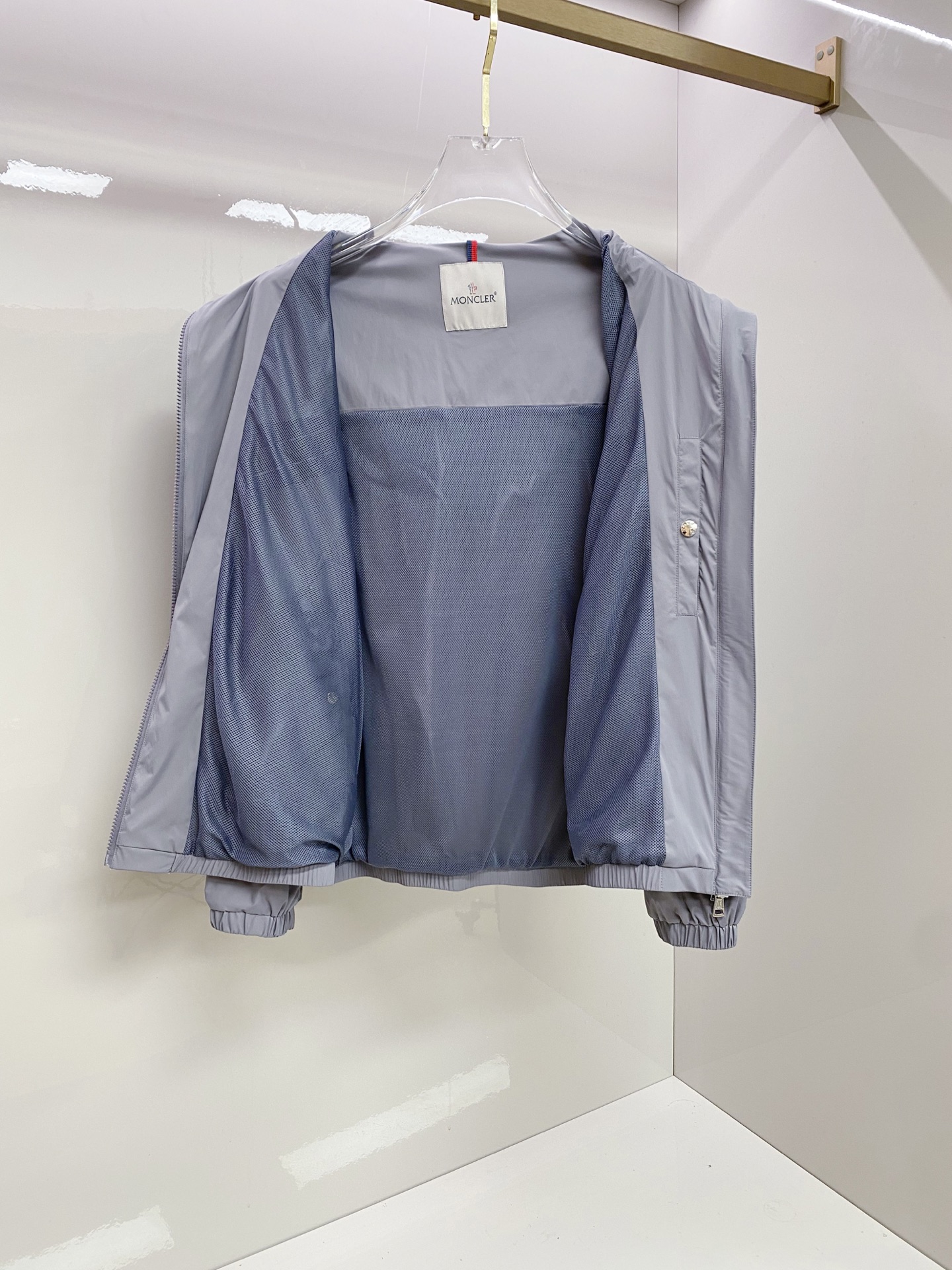 Moncler 蒙口 2026ss春季新款连帽夹克外套全高端版本！高定专柜面料辅料，透气舒适度高，细节无