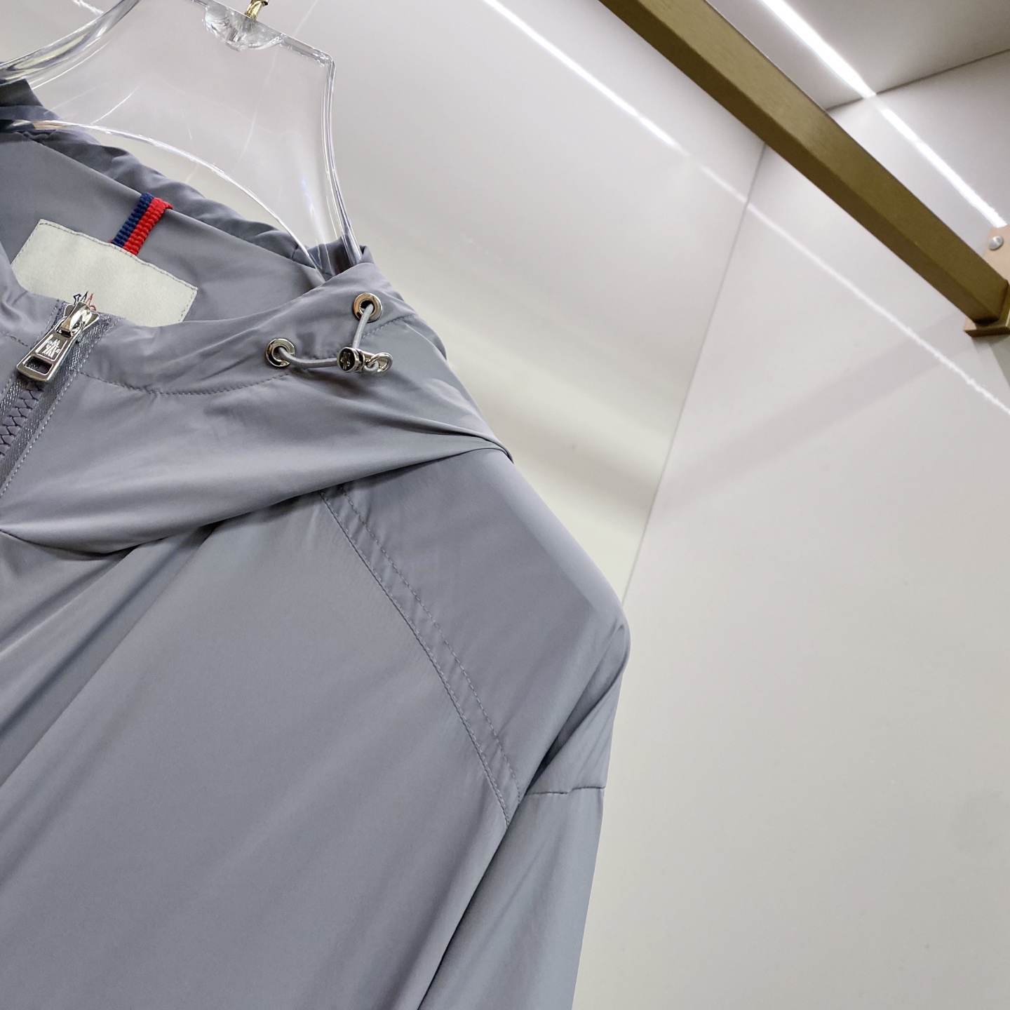 Moncler 蒙口 2026ss春季新款连帽夹克外套全高端版本！高定专柜面料辅料，透气舒适度高，细节无