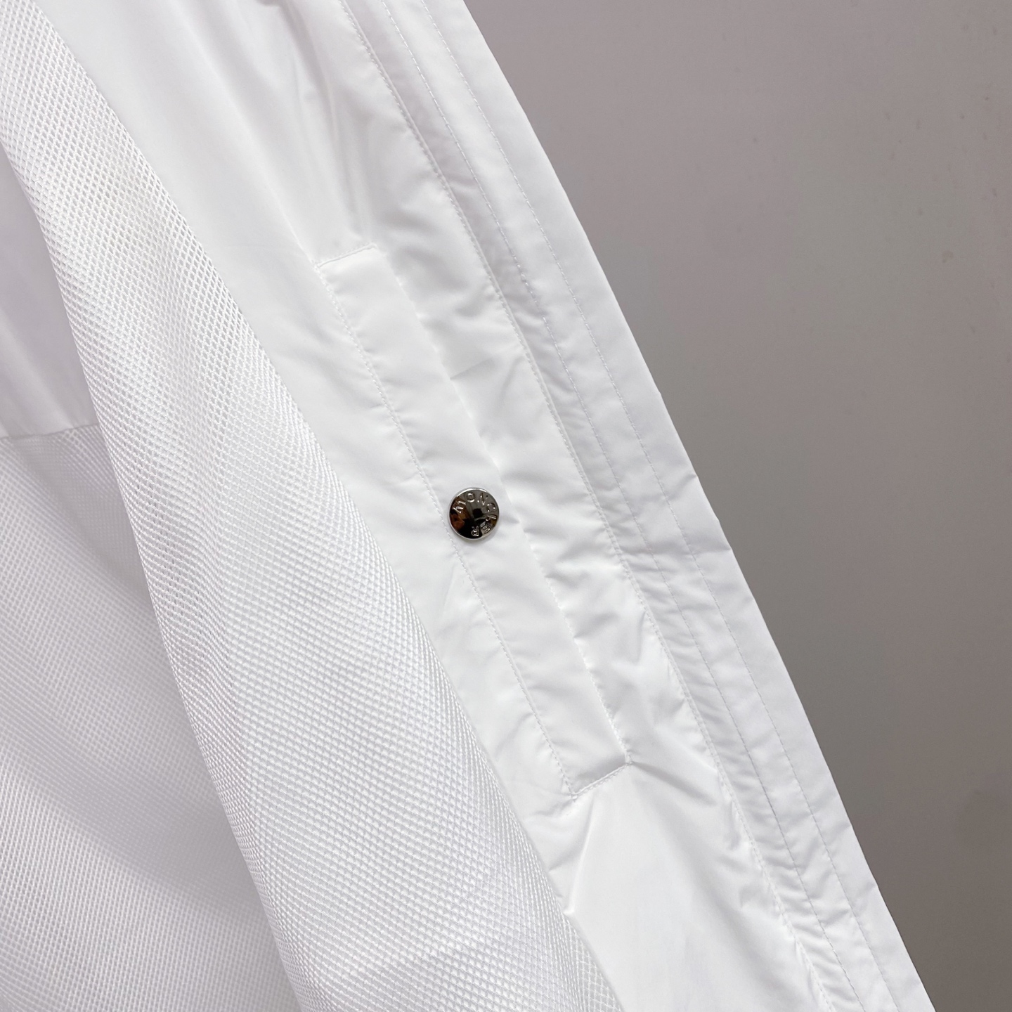 Momcler 蒙口 2026ss春季新款夹克外套全高端版本！高定专柜面料辅料，透气舒适度高，细节无可挑