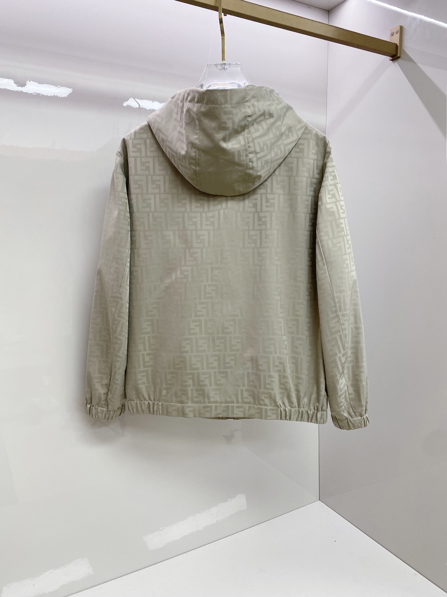 Fendi 芬迪 2026ss春季新款连帽夹克外套全高端版本！高定专柜面料辅料，透气舒适度高，细节无可挑