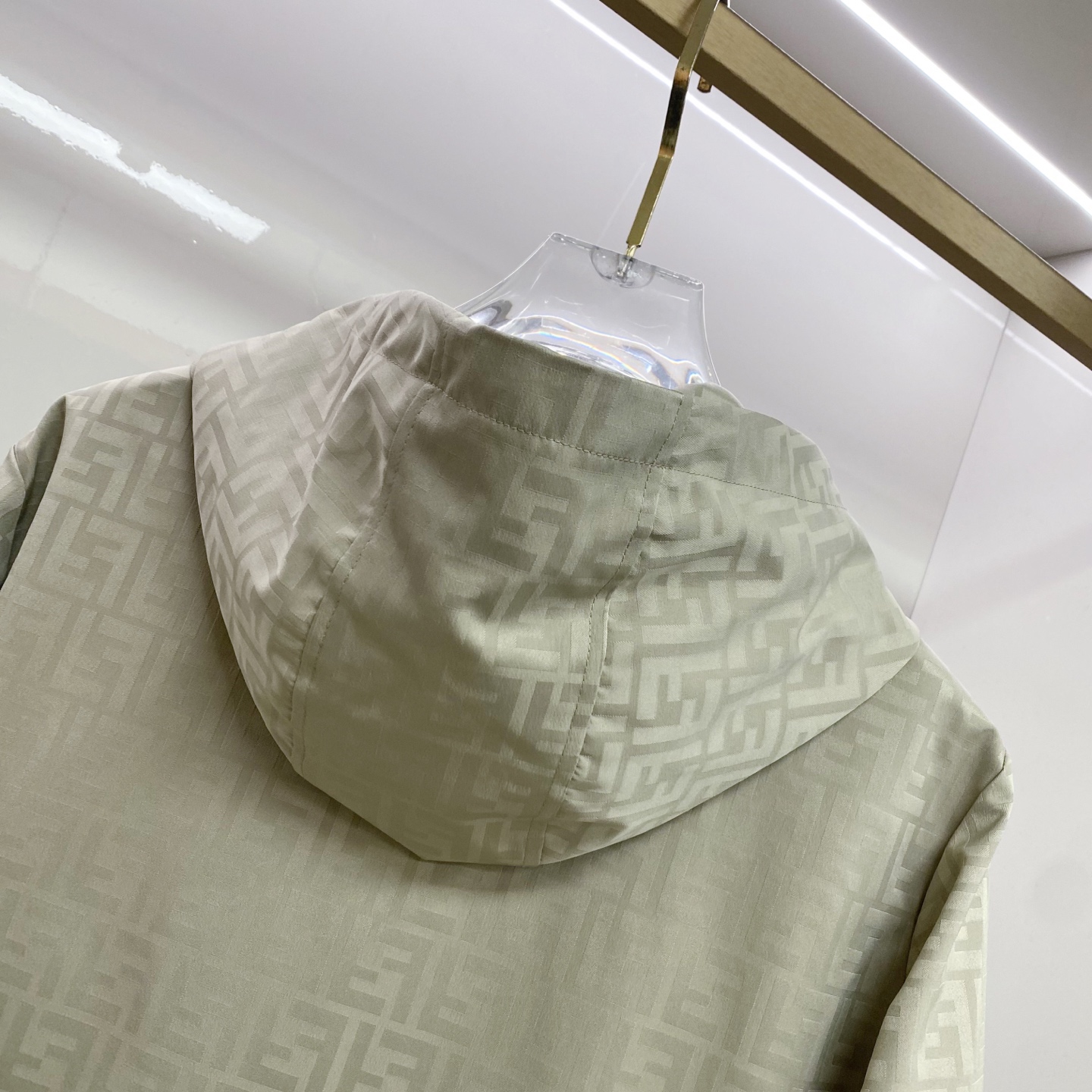 Fendi 芬迪 2026ss春季新款连帽夹克外套全高端版本！高定专柜面料辅料，透气舒适度高，细节无可挑