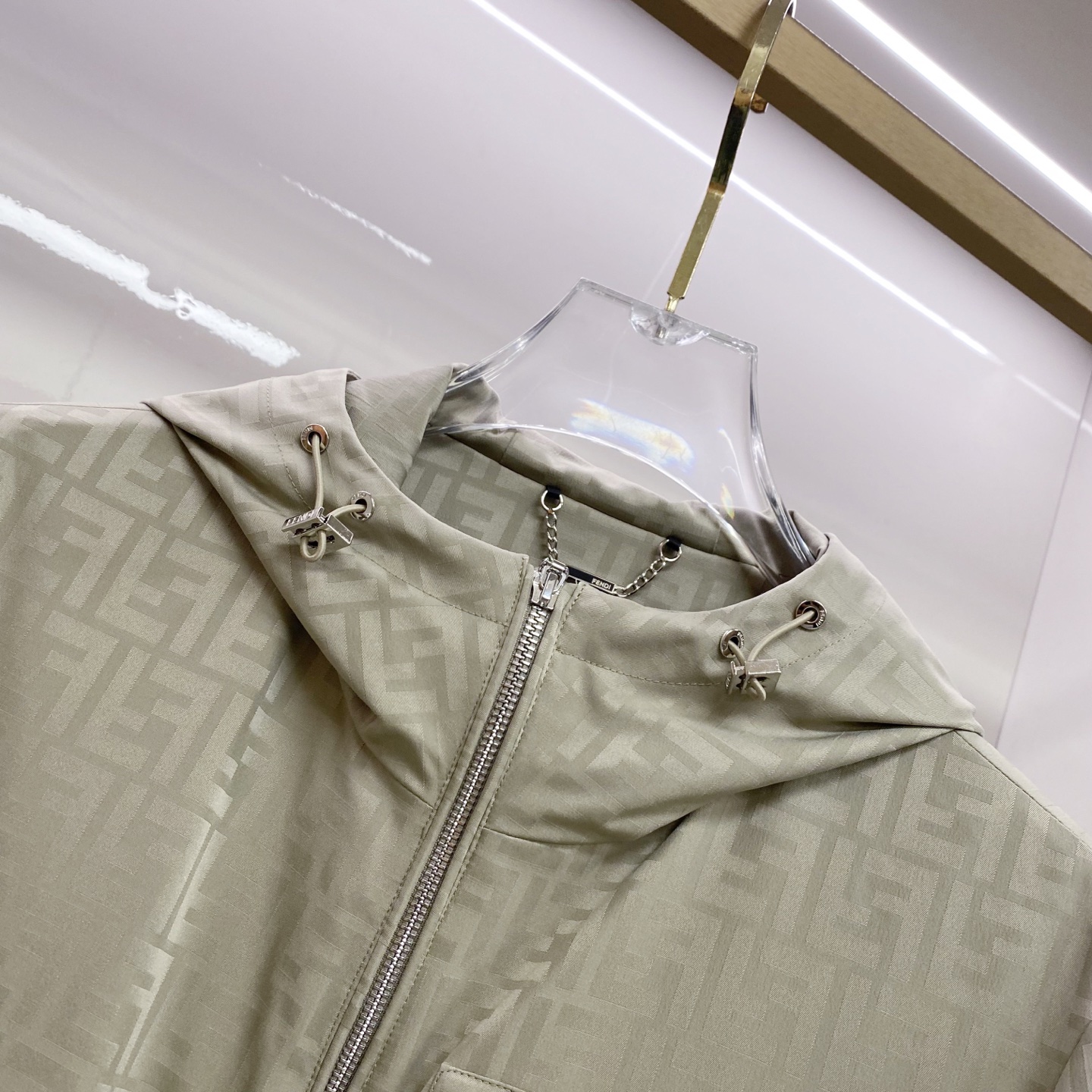 Fendi 芬迪 2026ss春季新款连帽夹克外套全高端版本！高定专柜面料辅料，透气舒适度高，细节无可挑