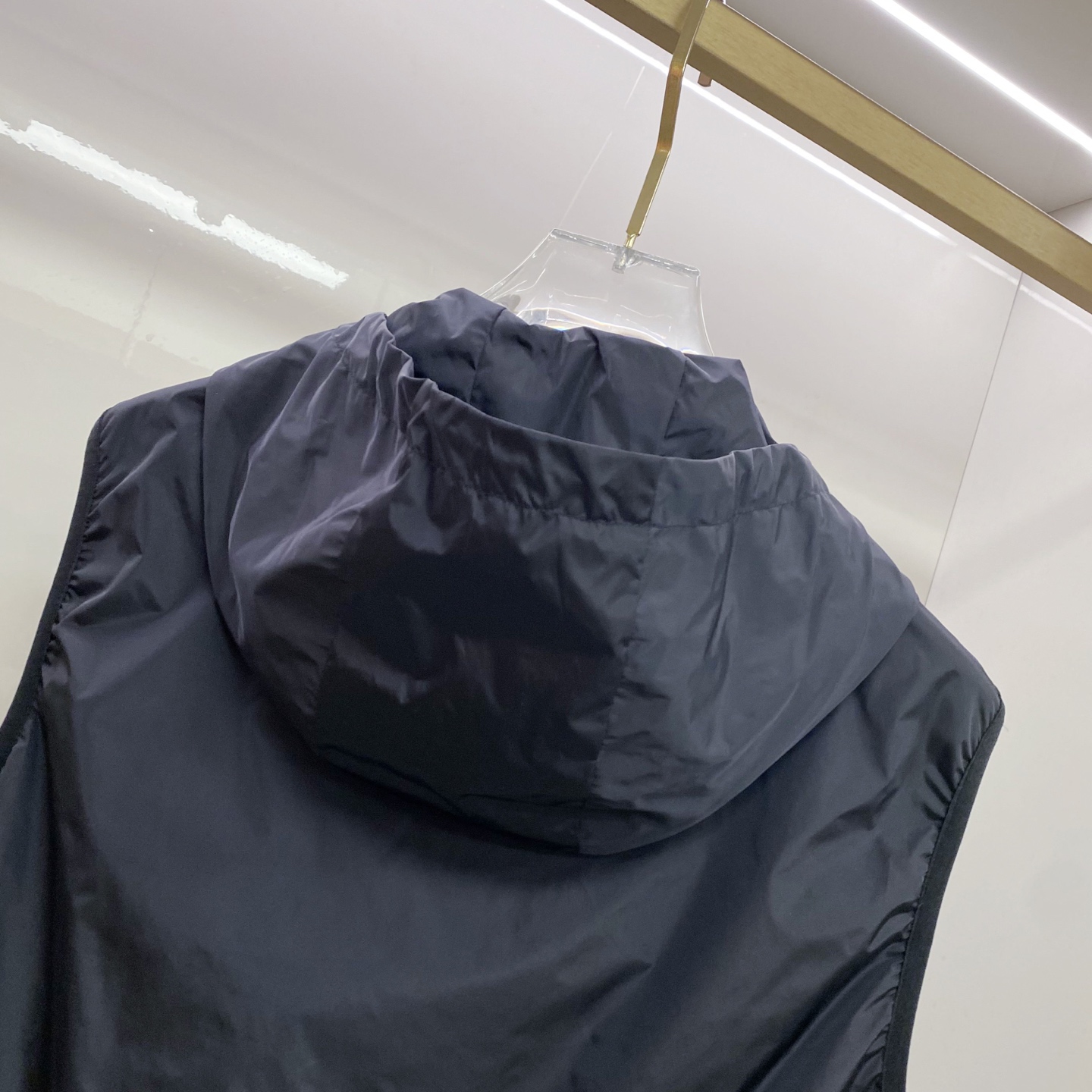 Prada 普拉达马甲2026ss春季新款夹克外套，专柜同步新品发售，商务休闲两不误！三角标彰显品牌奢华