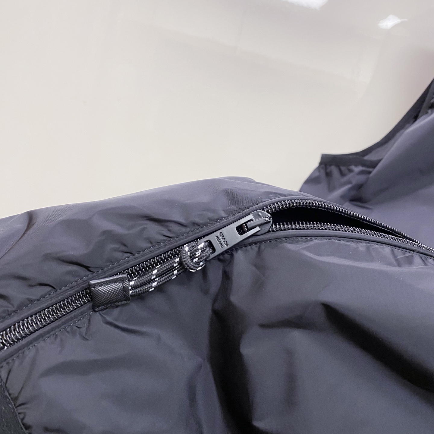 Prada 普拉达马甲2026ss春季新款夹克外套，专柜同步新品发售，商务休闲两不误！三角标彰显品牌奢华