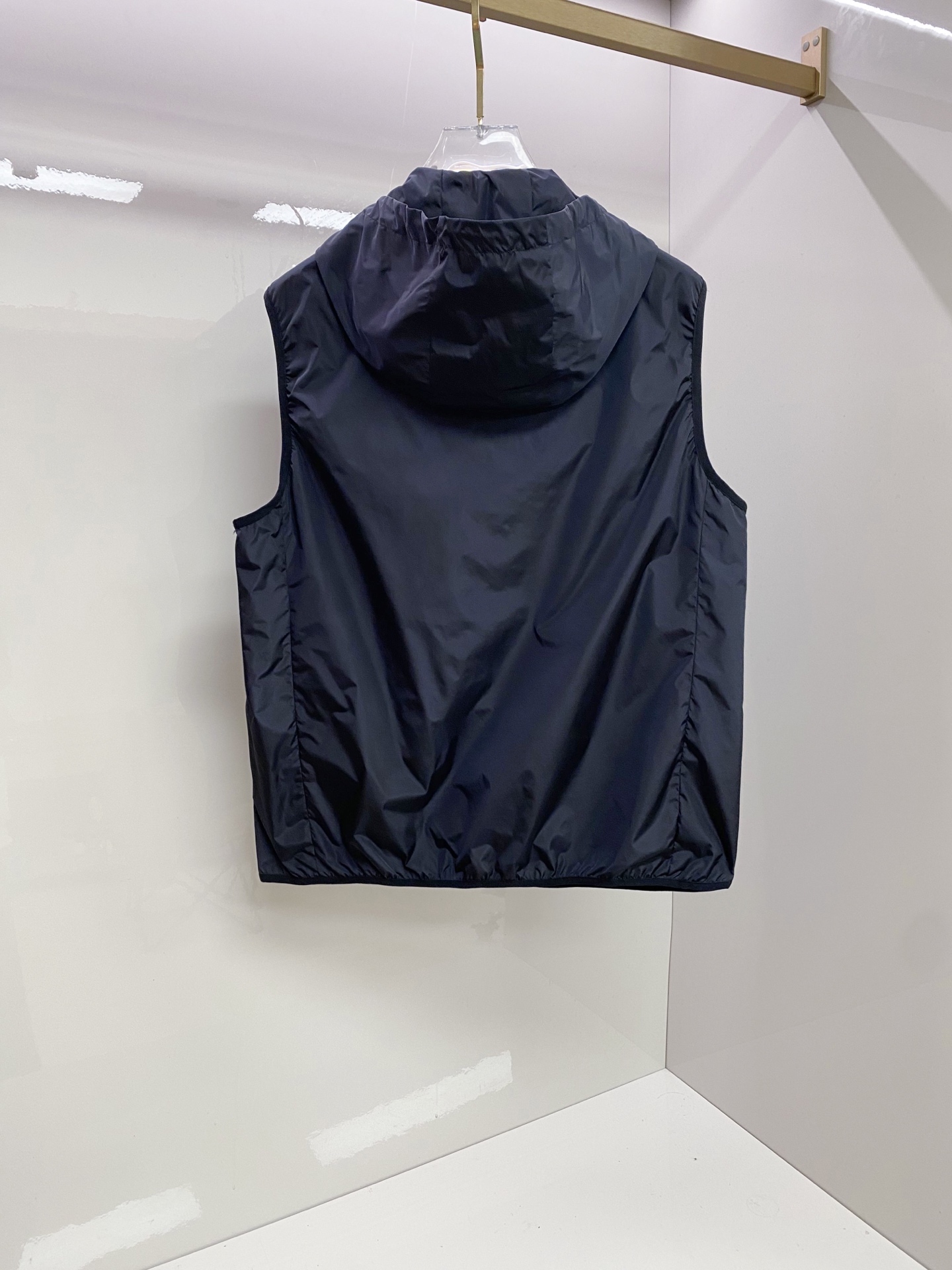 Prada 普拉达马甲2026ss春季新款夹克外套，专柜同步新品发售，商务休闲两不误！三角标彰显品牌奢华