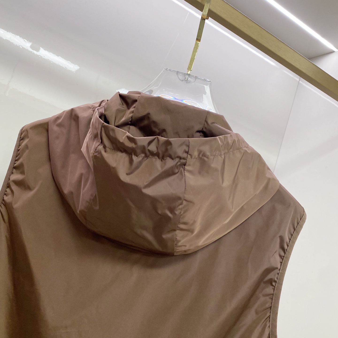 Prada 普拉达马甲2026ss春季新款夹克外套，专柜同步新品发售，商务休闲两不误！三角标彰显品牌奢华