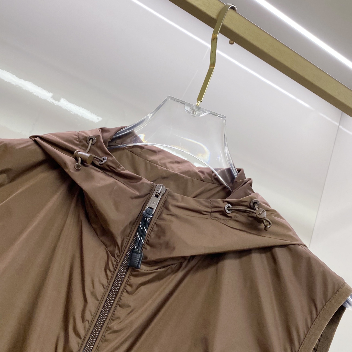 Prada 普拉达马甲2026ss春季新款夹克外套，专柜同步新品发售，商务休闲两不误！三角标彰显品牌奢华