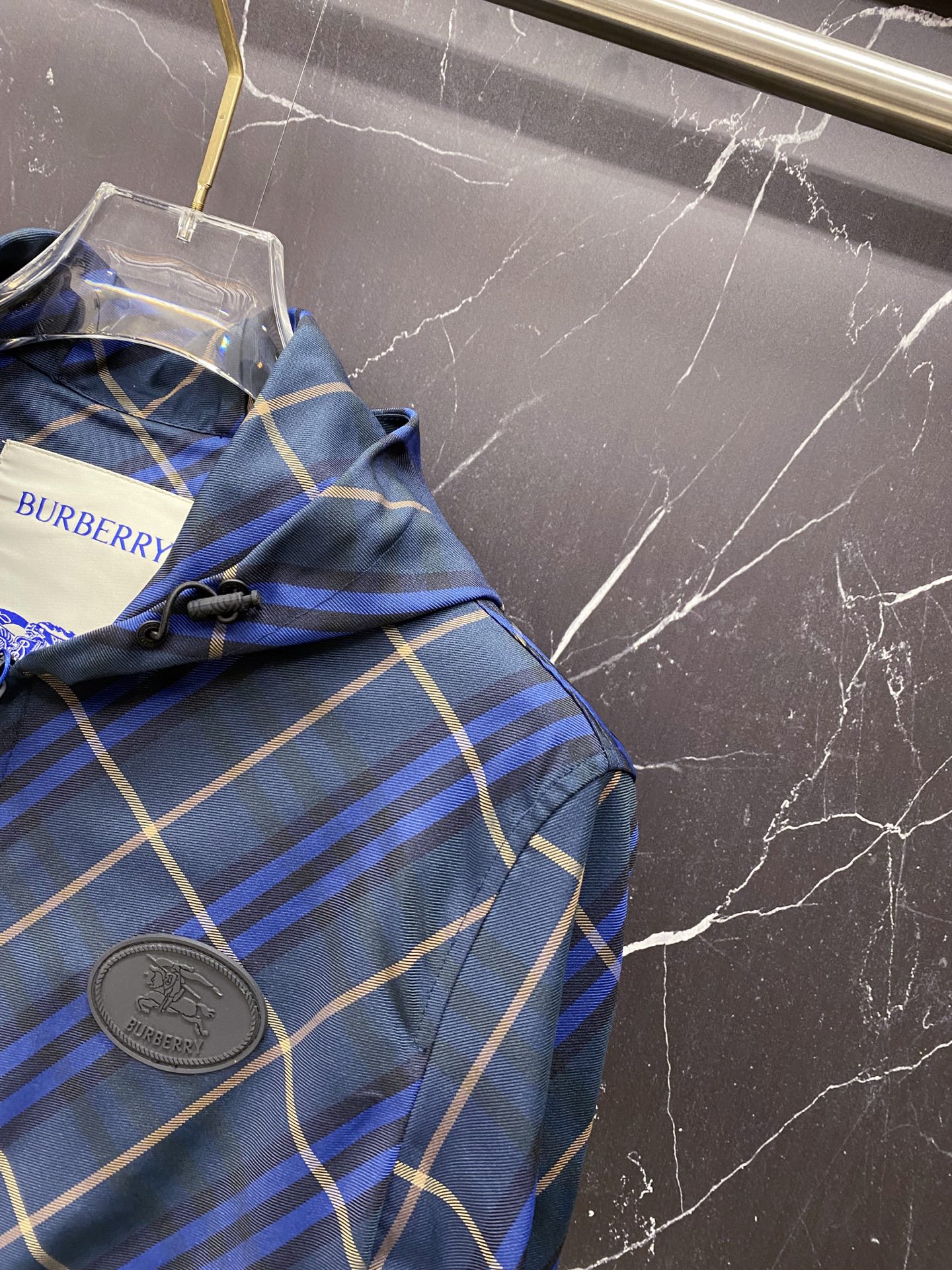 Burberry 巴宝莉 2026春季新款连帽夹克外套，全高端版本！高定专柜面料辅料，透气舒适度高，细节