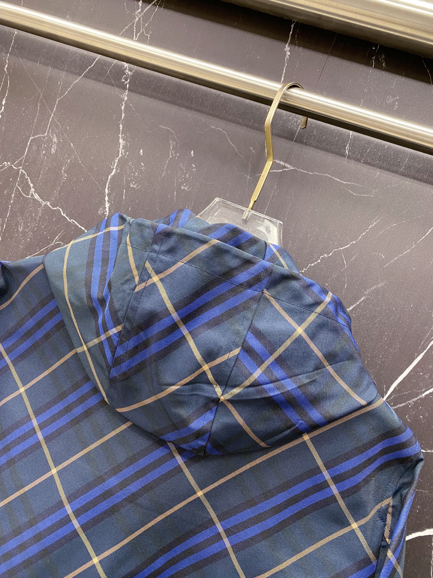 Burberry 巴宝莉 2026春季新款连帽夹克外套，全高端版本！高定专柜面料辅料，透气舒适度高，细节