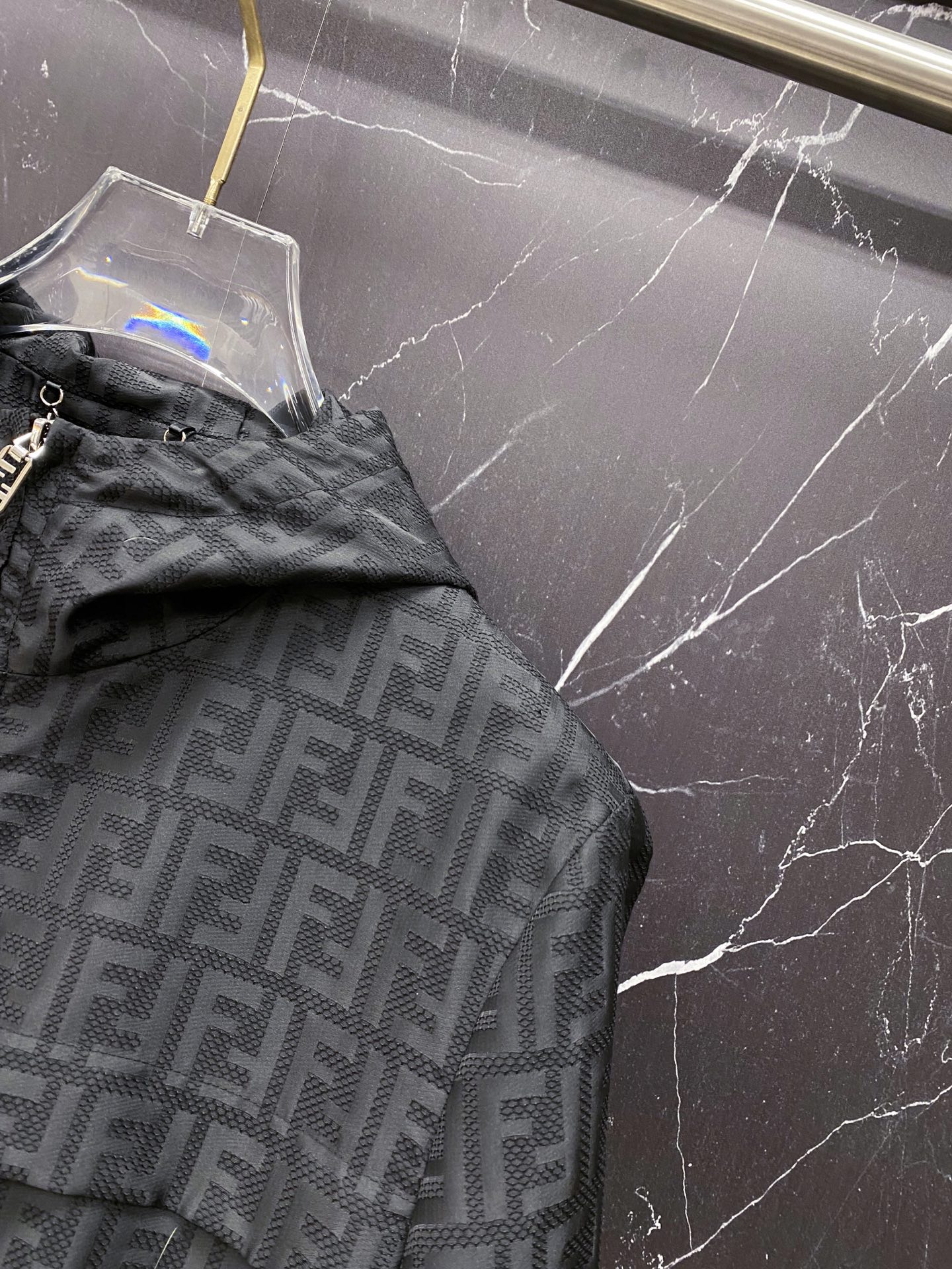 Fendi 芬迪 2026ss春季新款连帽夹克外套全高端版本！高定专柜面料辅料，透气舒适度高，细节无可挑