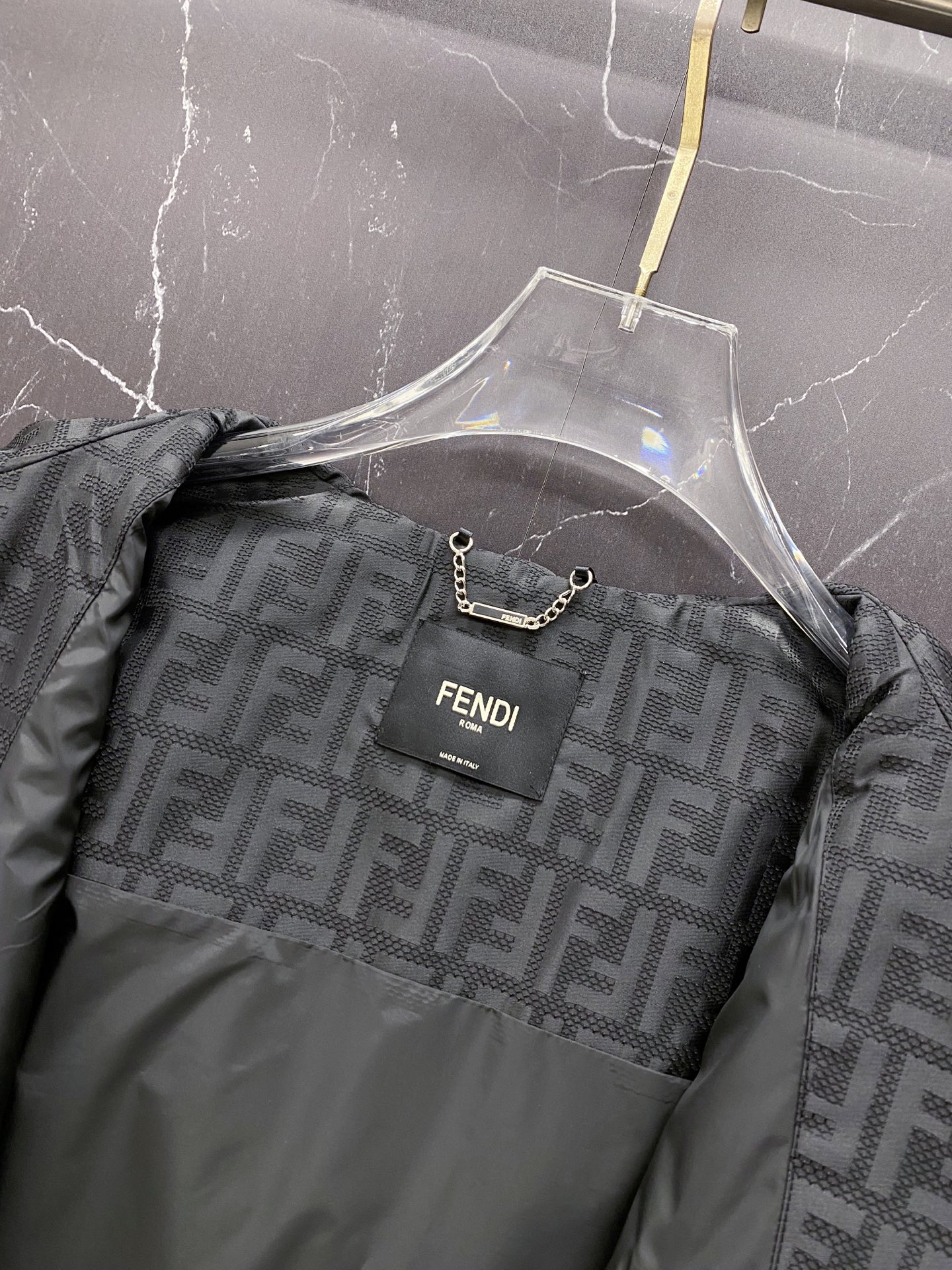 Fendi 芬迪 2026ss春季新款连帽夹克外套全高端版本！高定专柜面料辅料，透气舒适度高，细节无可挑