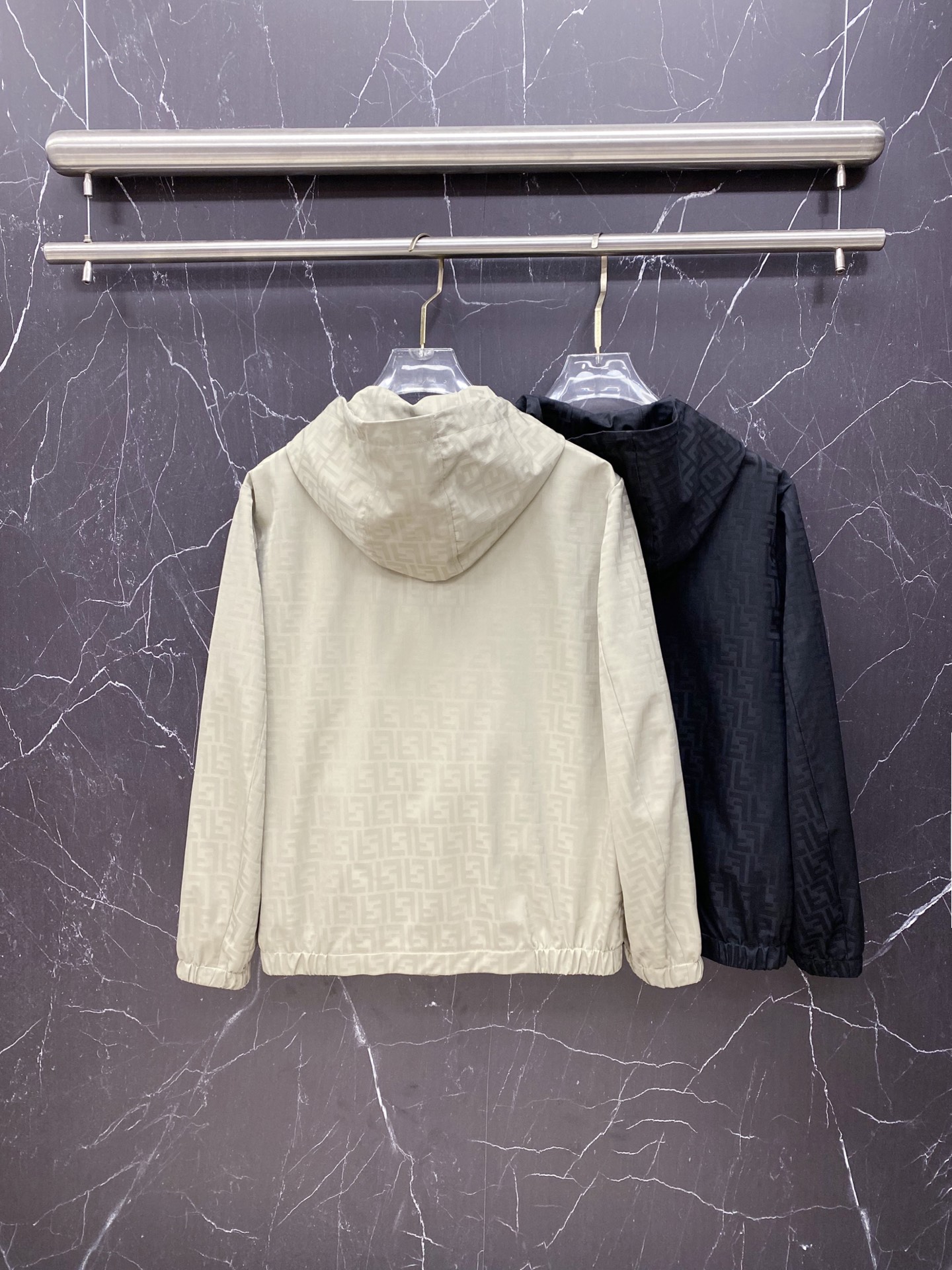 Fendi 芬迪 2026ss春季新款连帽夹克外套全高端版本！高定专柜面料辅料，透气舒适度高，细节无可挑