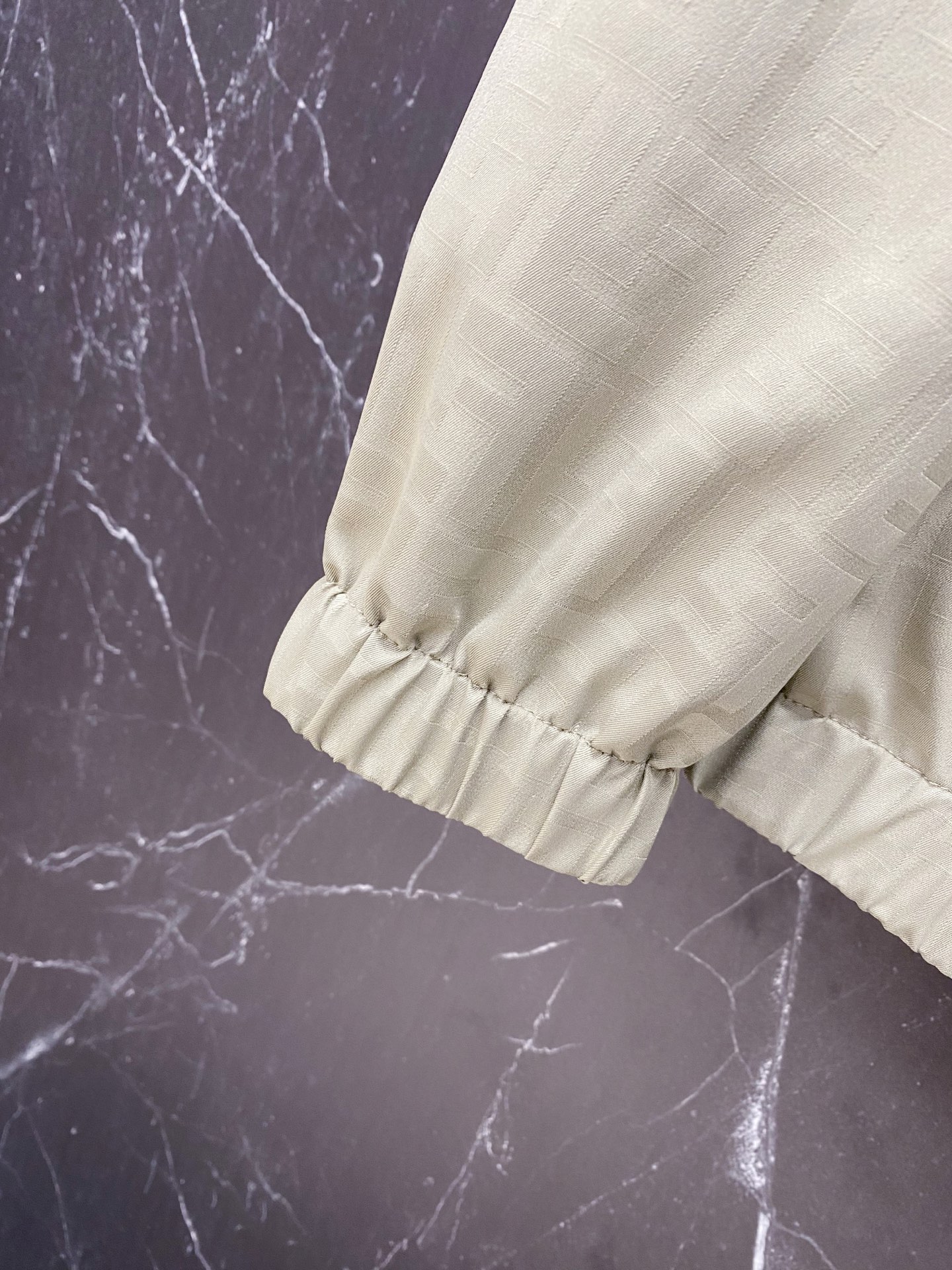 Fendi 芬迪 2026ss春季新款连帽夹克外套全高端版本！高定专柜面料辅料，透气舒适度高，细节无可挑