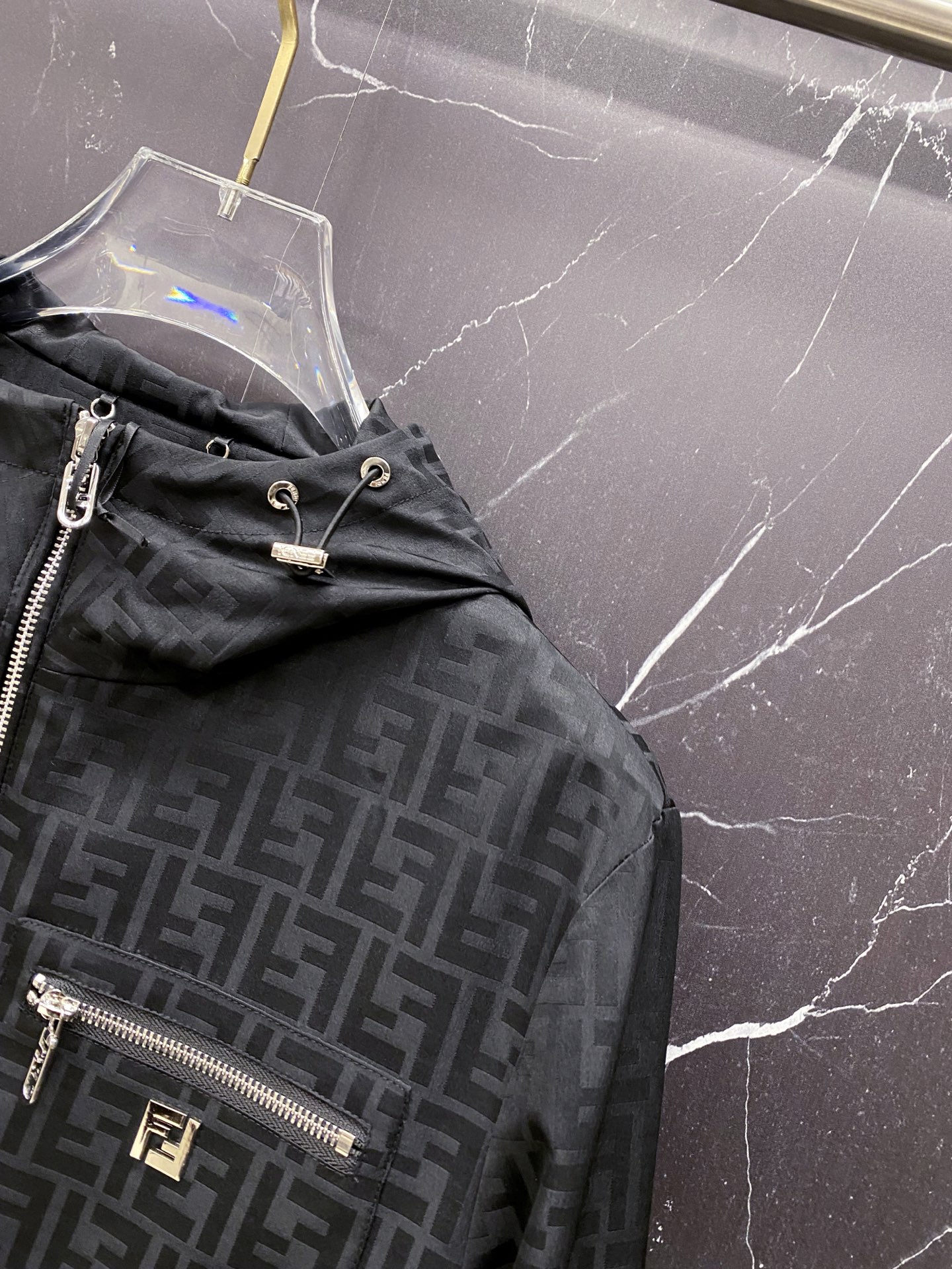 Fendi 芬迪 2026ss春季新款连帽夹克外套全高端版本！高定专柜面料辅料，透气舒适度高，细节无可挑