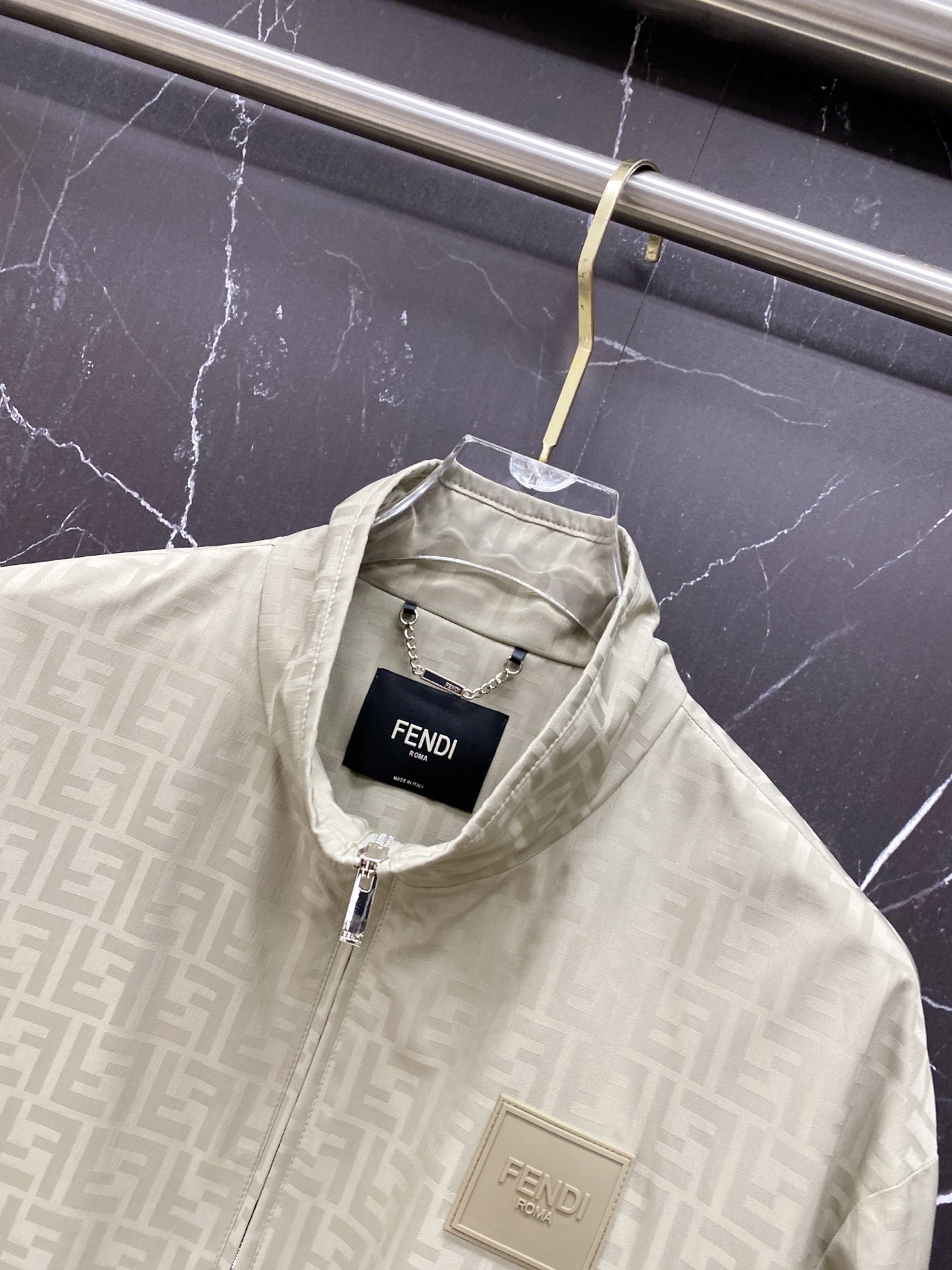 Fendi 芬迪 2026ss春季新款立领夹克外套全高端版本！高定专柜面料辅料，透气舒适度高，细节无可挑
