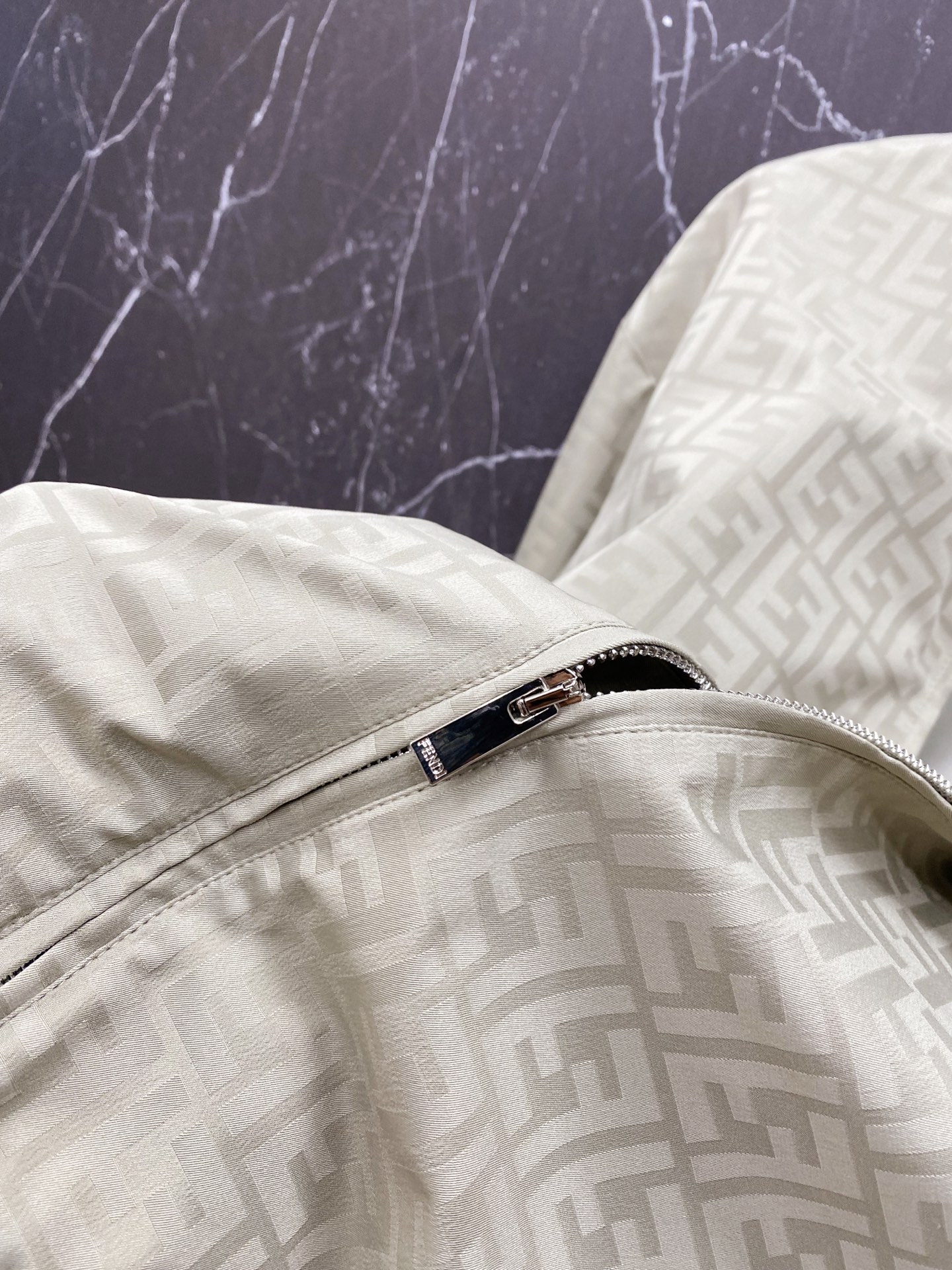 Fendi 芬迪 2026ss春季新款立领夹克外套全高端版本！高定专柜面料辅料，透气舒适度高，细节无可挑