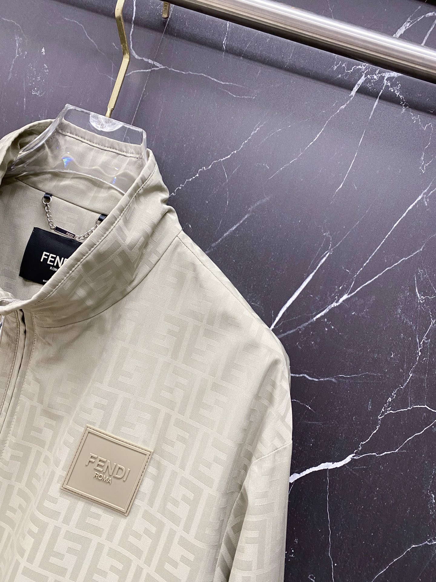 Fendi 芬迪 2026ss春季新款立领夹克外套全高端版本！高定专柜面料辅料，透气舒适度高，细节无可挑