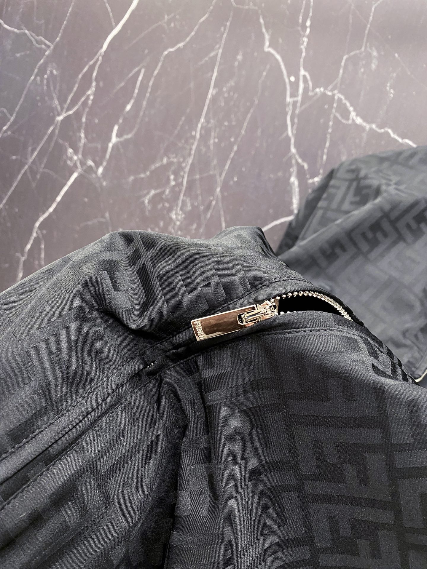 Fendi 芬迪 2026ss春季新款立领夹克外套全高端版本！高定专柜面料辅料，透气舒适度高，细节无可挑