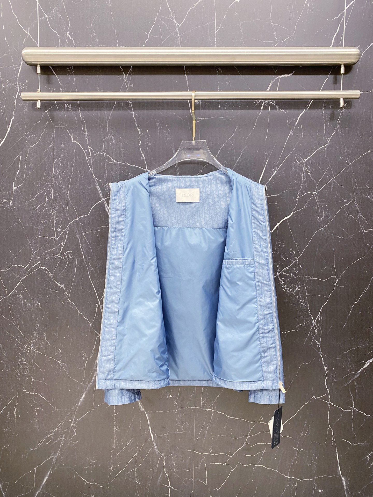 Dior 迪奥 2026ss春季新款立领夹克外套全高端版本！高定专柜面料辅料，透气舒适度高，细节无可挑剔
