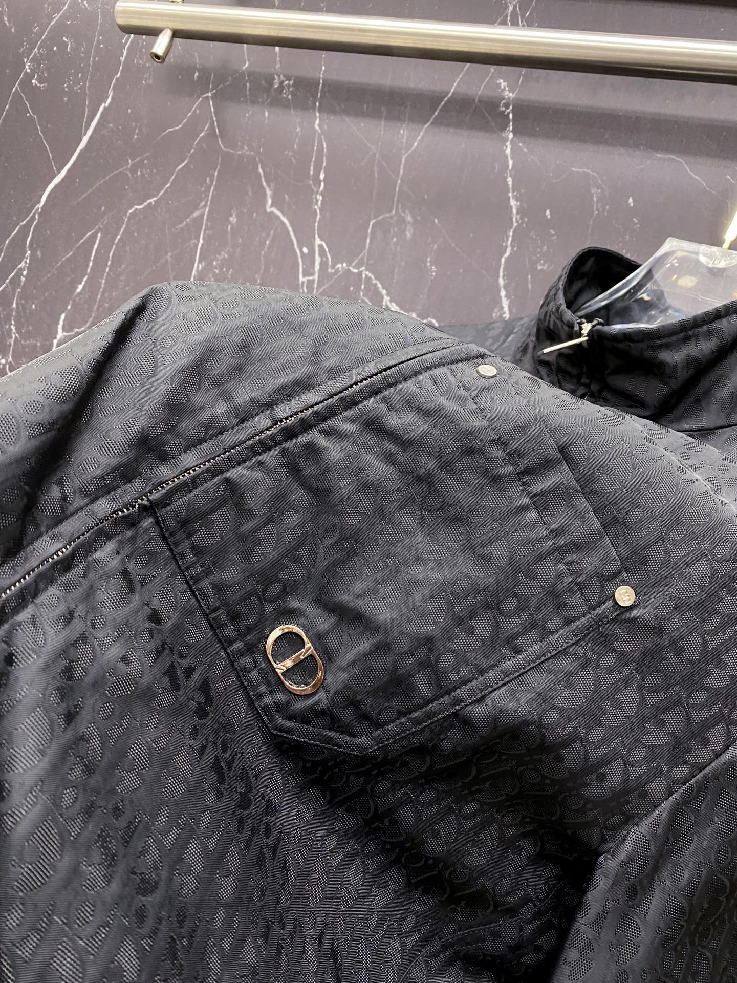 Dior 迪奥 2026ss春季新款立领夹克外套全高端版本！高定专柜面料辅料，透气舒适度高，细节无可挑剔