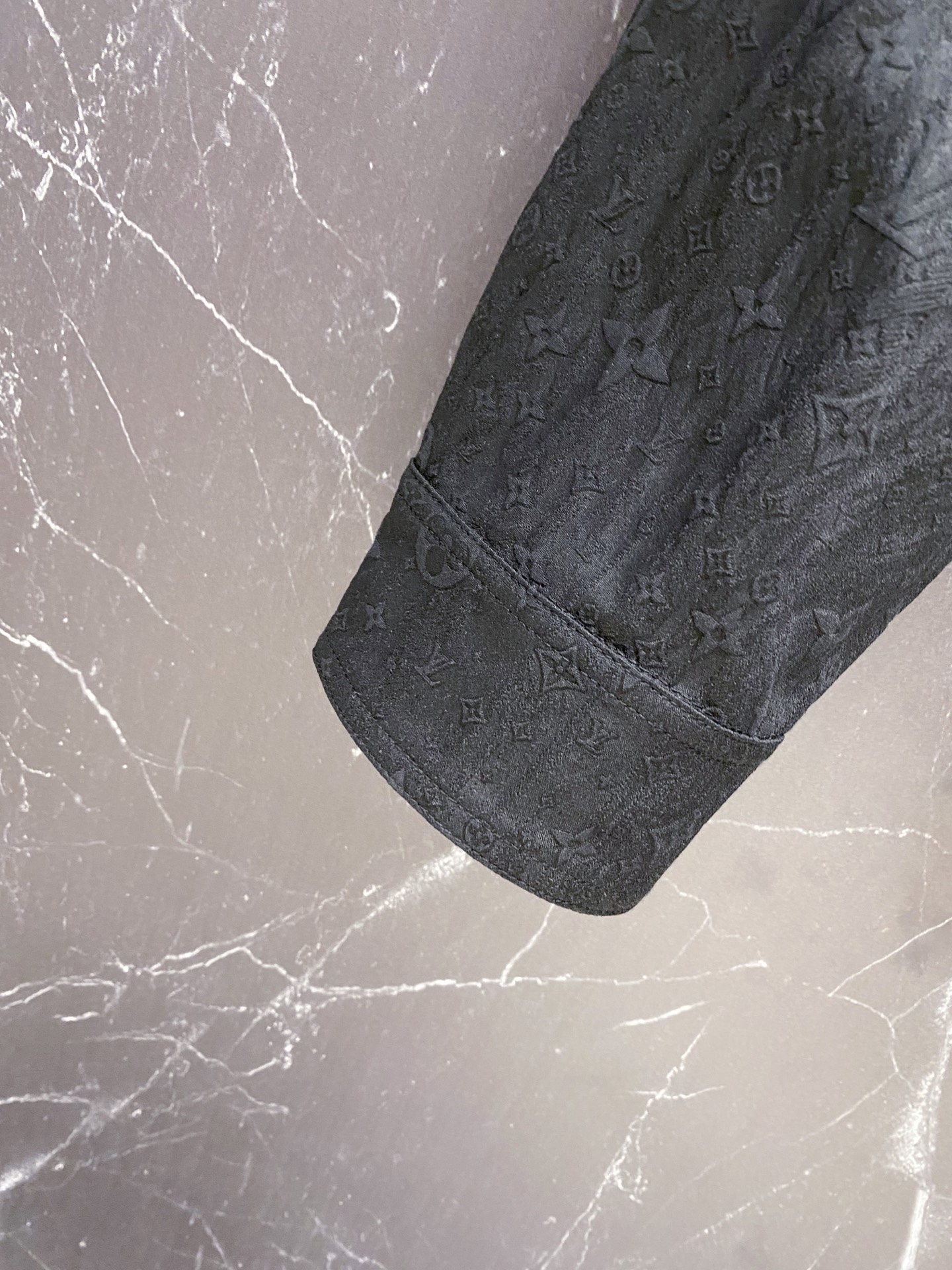 LV 2026ss春季新款夹克外套全高端版本！高定专柜面料辅料，透气舒适度高，细节无可挑剔，做工考究工艺