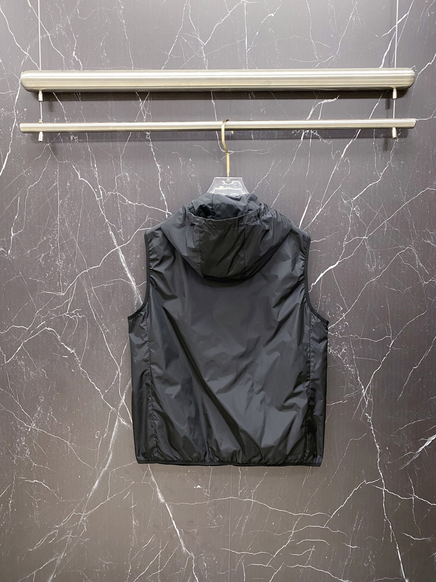 Prada 普拉达马甲2026ss春季新款夹克外套，专柜同步新品发售，商务休闲两不误！三角标彰显品牌奢华