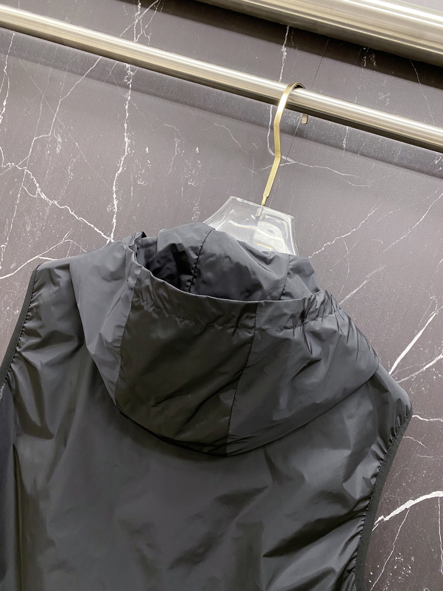 Prada 普拉达马甲2026ss春季新款夹克外套，专柜同步新品发售，商务休闲两不误！三角标彰显品牌奢华