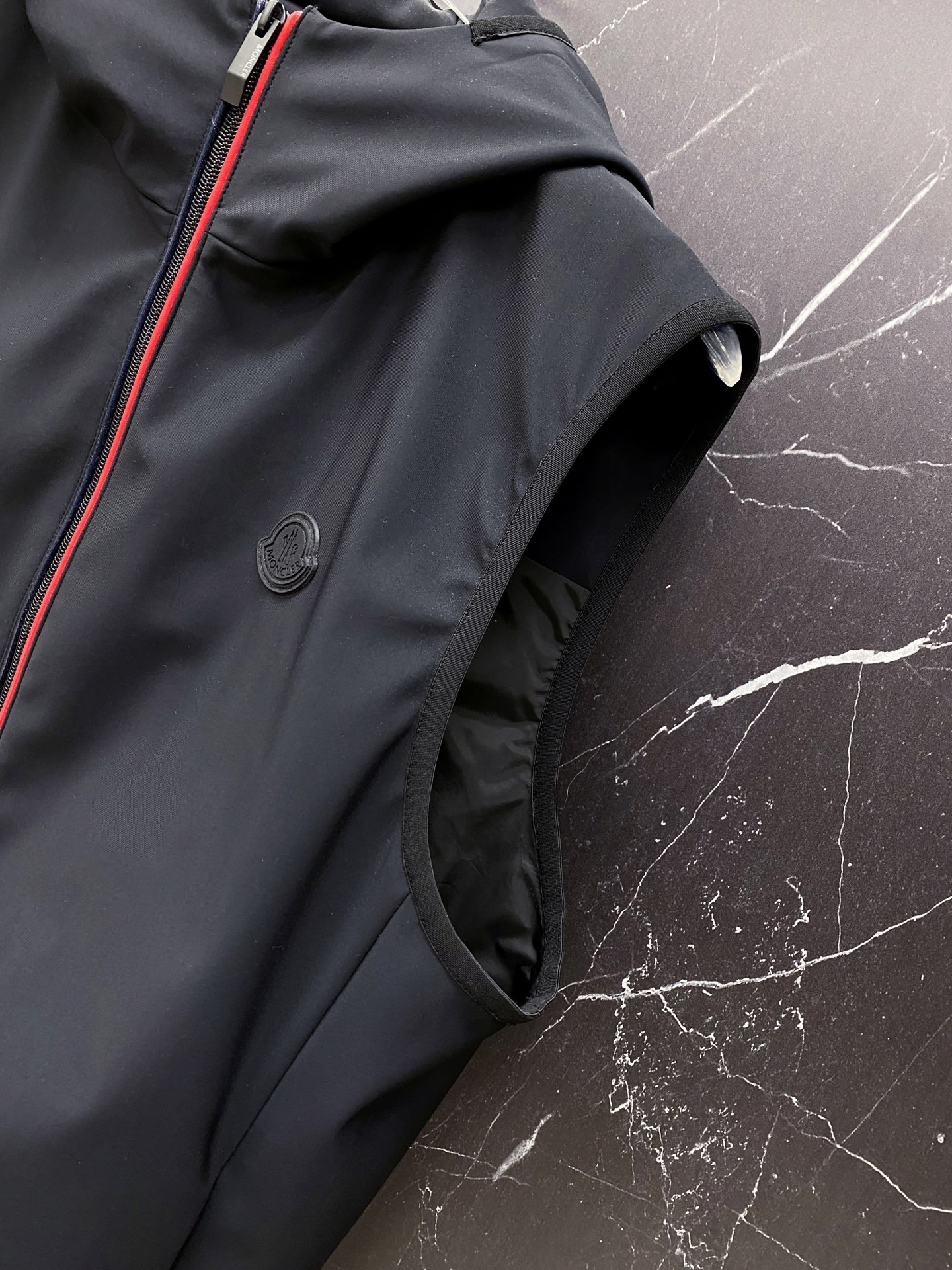 Moncler 蒙口 2026SS早春新款普拉达春夏马甲夹克外套最新设计款 秀场新品‼品相非常完美，三标