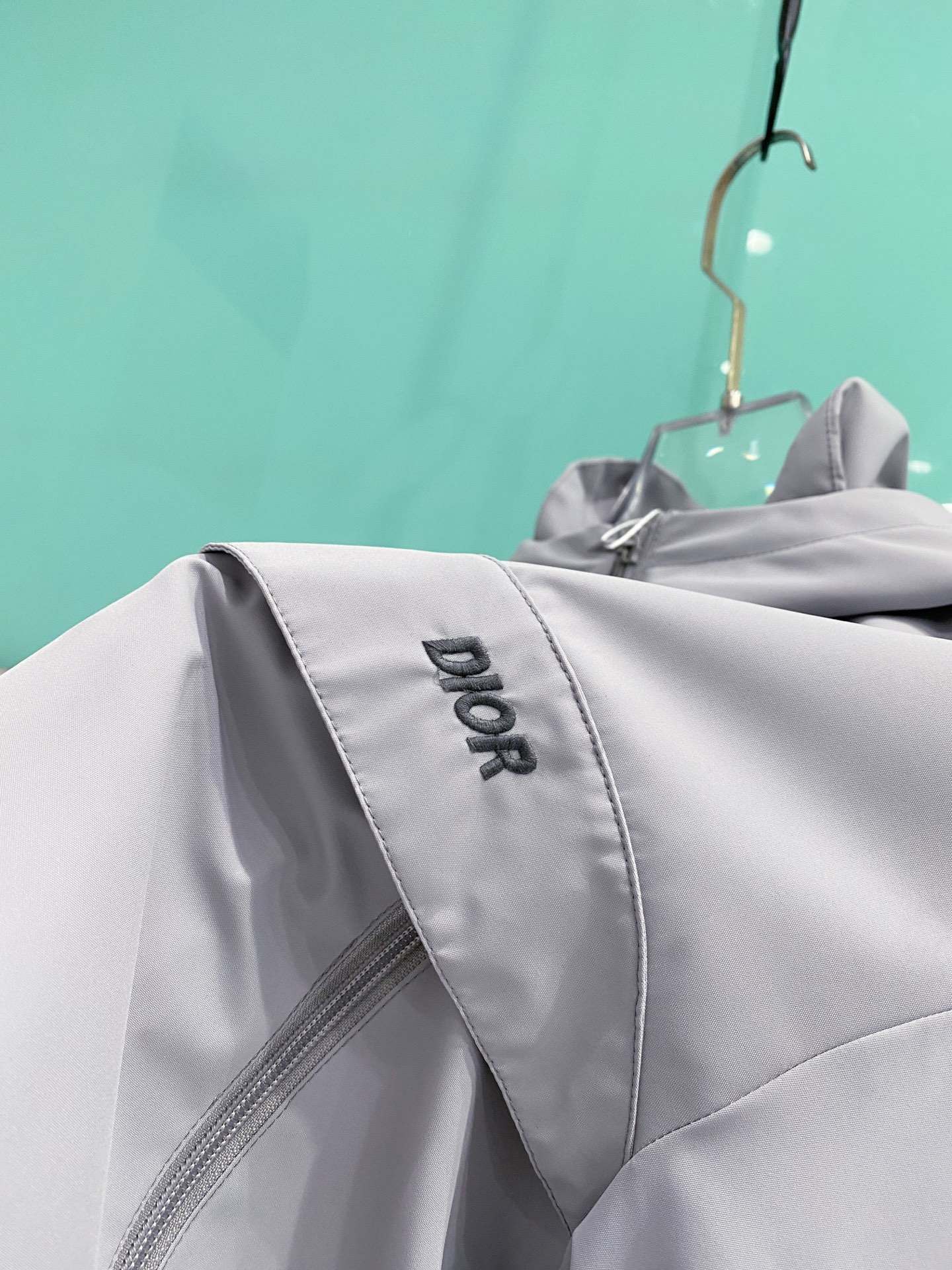 Dior 迪奥 2026ss春季新款连帽夹克外套全高端版本！高定专柜面料辅料，透气舒适度高，细节无可挑剔