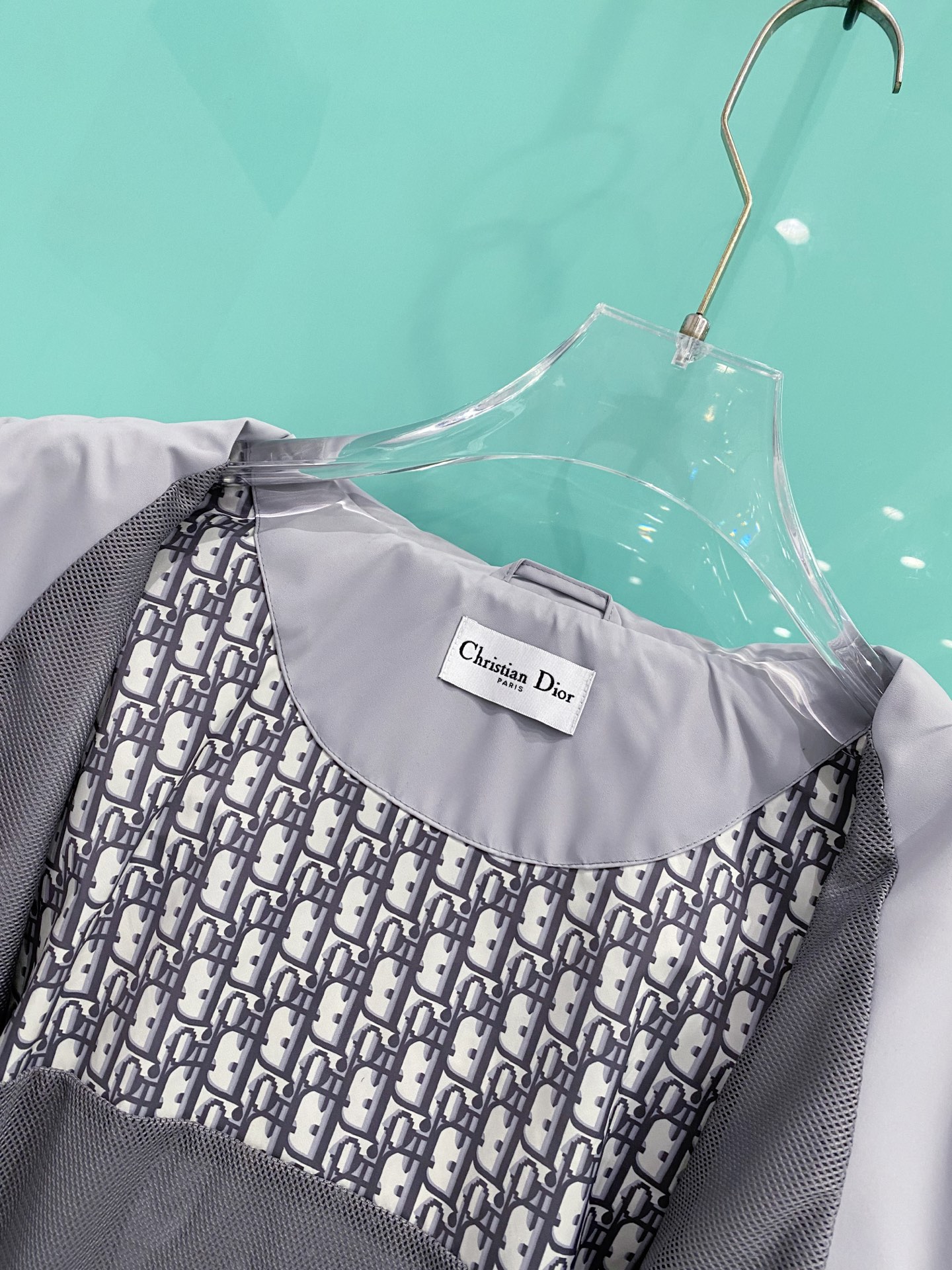 Dior 迪奥 2026ss春季新款连帽夹克外套全高端版本！高定专柜面料辅料，透气舒适度高，细节无可挑剔