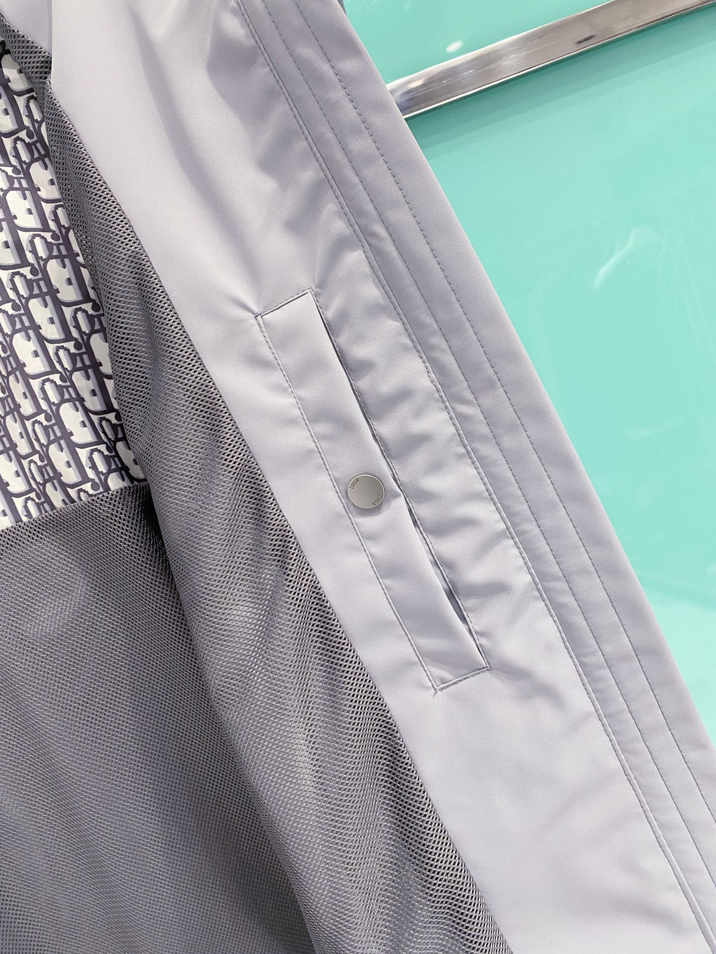 Dior 迪奥 2026ss春季新款连帽夹克外套全高端版本！高定专柜面料辅料，透气舒适度高，细节无可挑剔