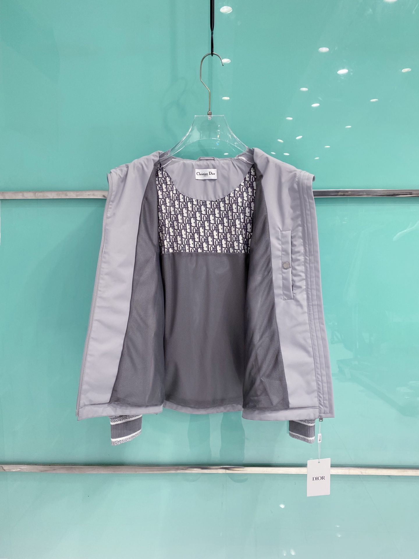 Dior 迪奥 2026ss春季新款连帽夹克外套全高端版本！高定专柜面料辅料，透气舒适度高，细节无可挑剔