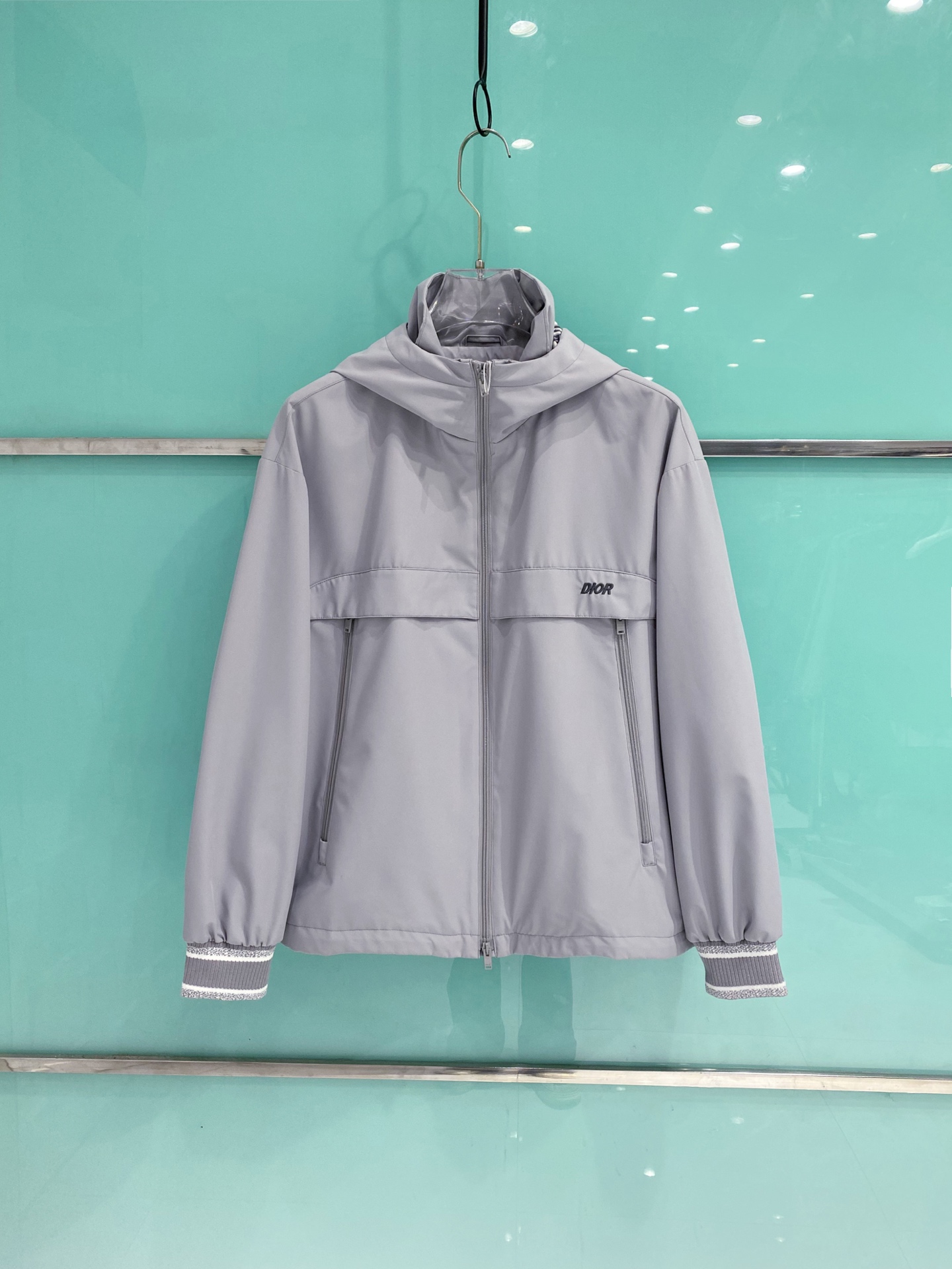 Dior 迪奥 2026ss春季新款连帽夹克外套全高端版本！高定专柜面料辅料，透气舒适度高，细节无可挑剔