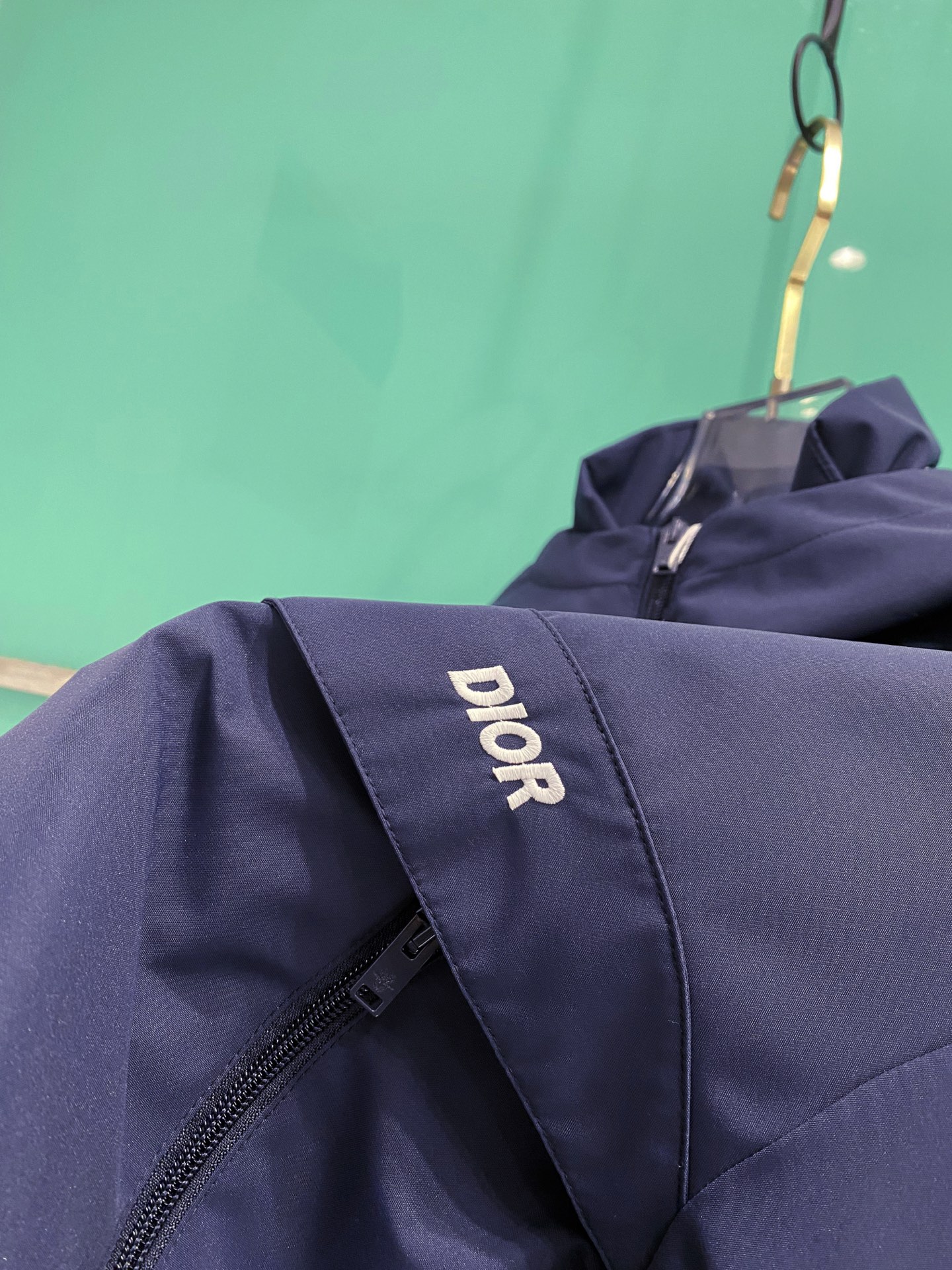 Dior 迪奥 2026ss春季新款连帽夹克外套全高端版本！高定专柜面料辅料，透气舒适度高，细节无可挑剔