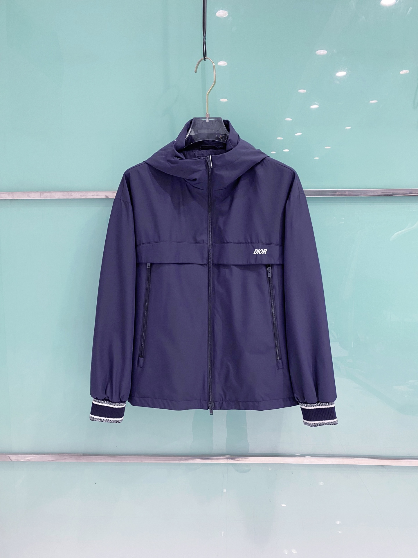 Dior 迪奥 2026ss春季新款连帽夹克外套全高端版本！高定专柜面料辅料，透气舒适度高，细节无可挑剔